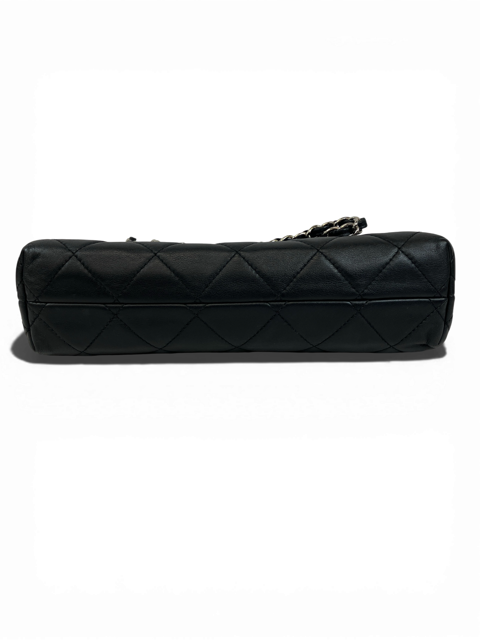 CHANEL チェーンショルダー デカマトラッセ ラムスキン