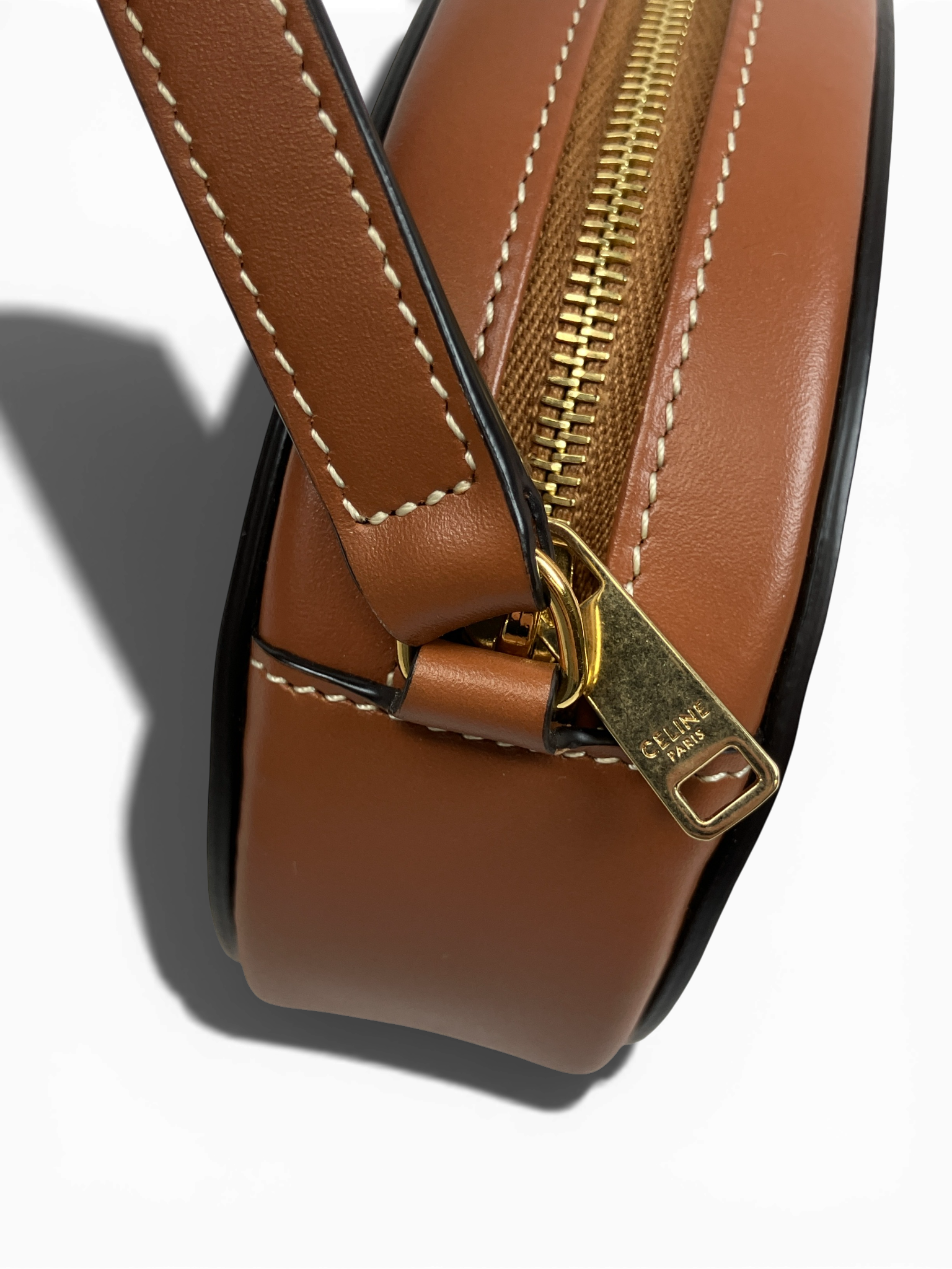 CELINE ショルダーバッグ オーバルパース キュイル トリオンフ タン カーフレザー