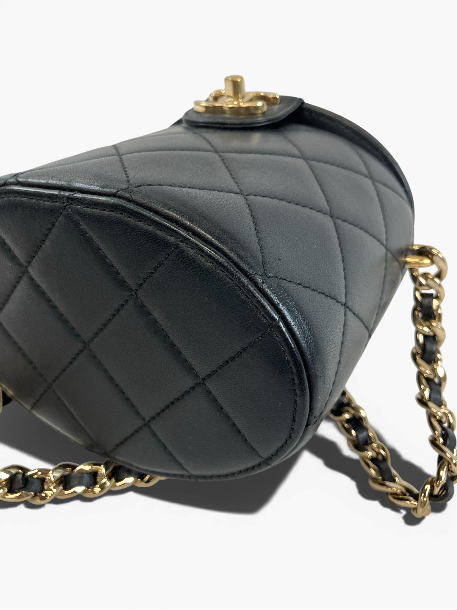 CHANEL シャネル チェーンショルダーバッグ バニティバッグ ラムスキン マトラッセ AS1355