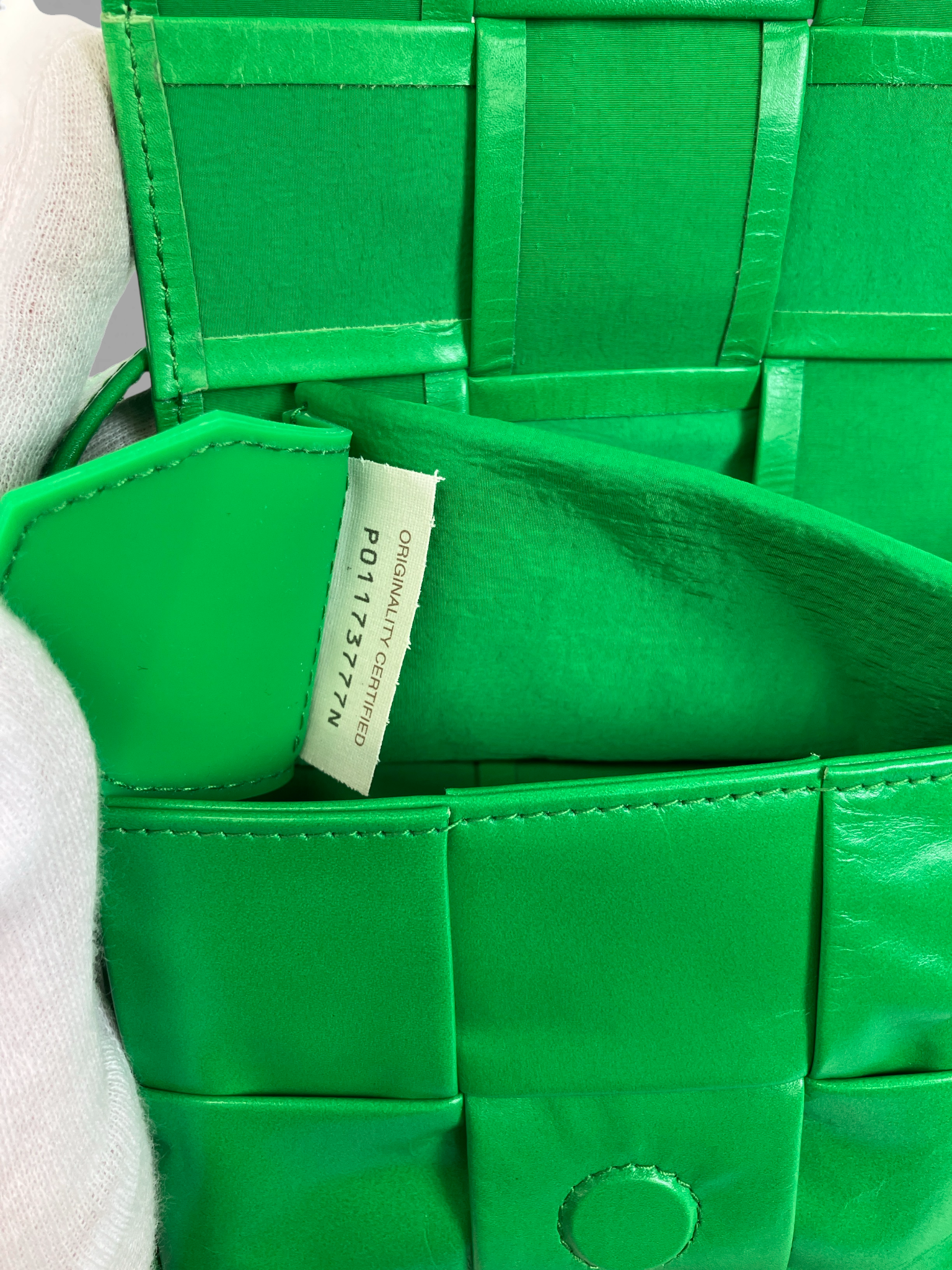 BOTTEGA VENETA ボッテガヴェネタ ショルダーバッグ カセット ボッテガグリーン ミニ