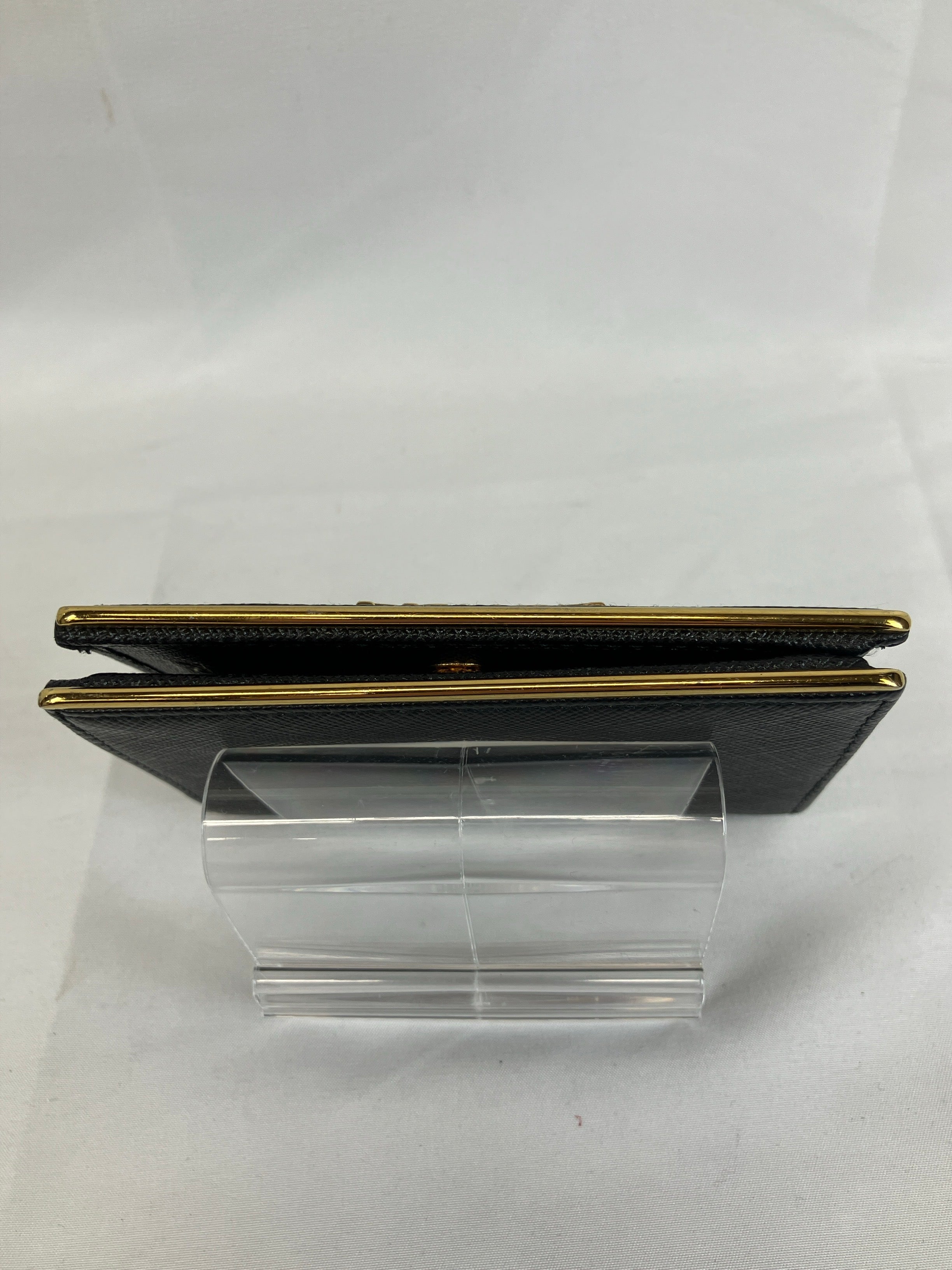 PRADA プラダ 二つ折り財布 サフィアーノ メタルバー ブラック ネロ