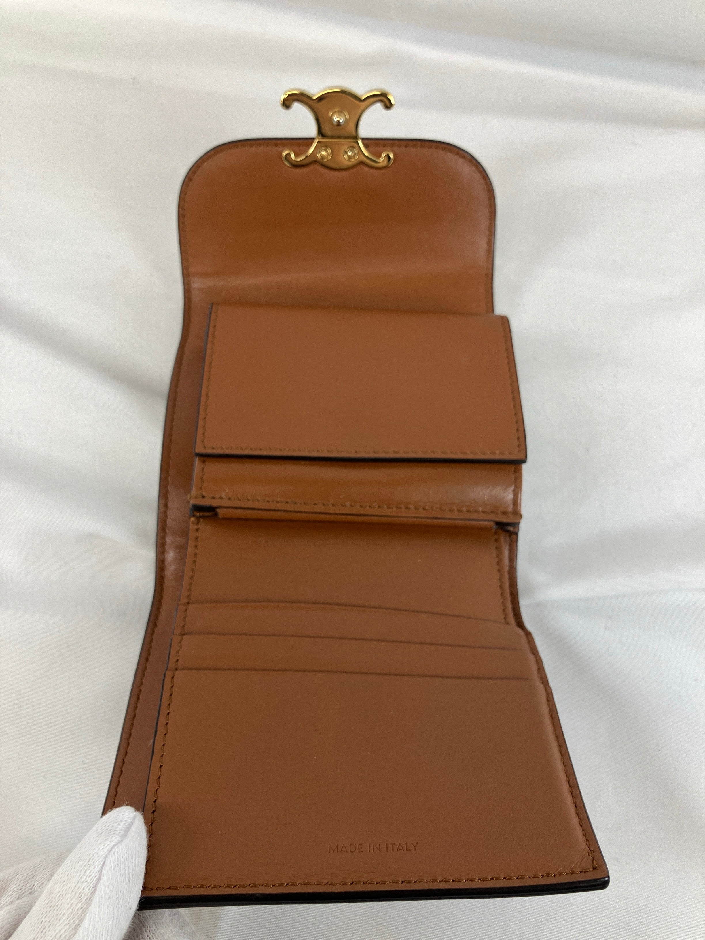 CELINE セリーヌ 三つ折り財布 スモールフラップウォレット トリオンフ ナチュラル タン