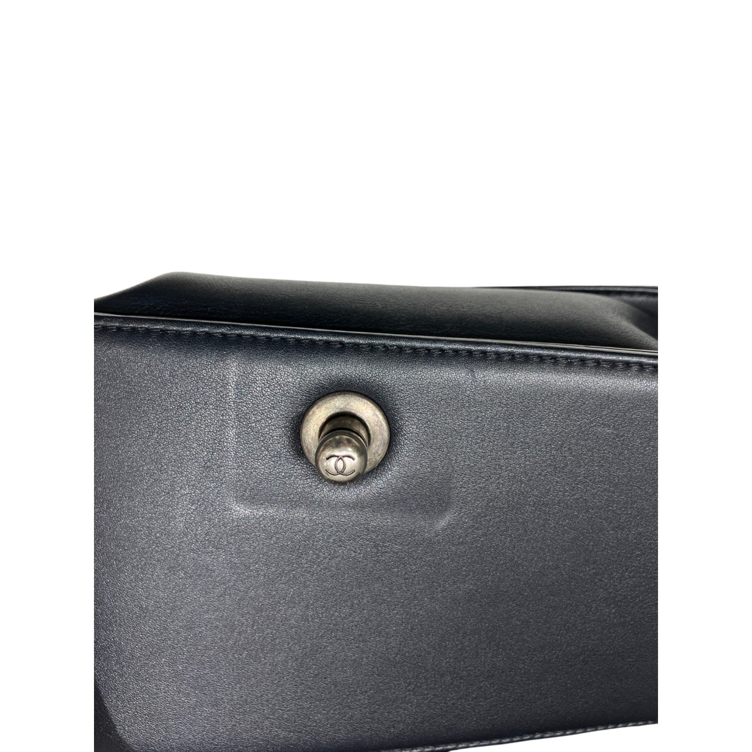 BOY CHANEL ボーイシャネル 20 キャビアスキン チェーンショルダーバッグ Vステッチ シェブロン カーフスキン レザー ブラック レディース メンズ
