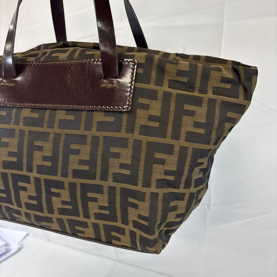 FENDI フェンディ ハンドバッグ トートバッグ ズッカ キャンバス レザー ブラウン