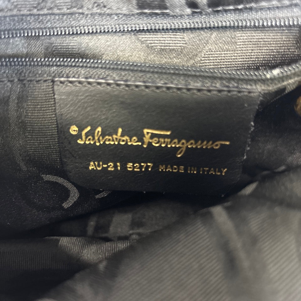 FERRAGAMO フェラガモ ショルダーバッグ ブラック AU-21 5277