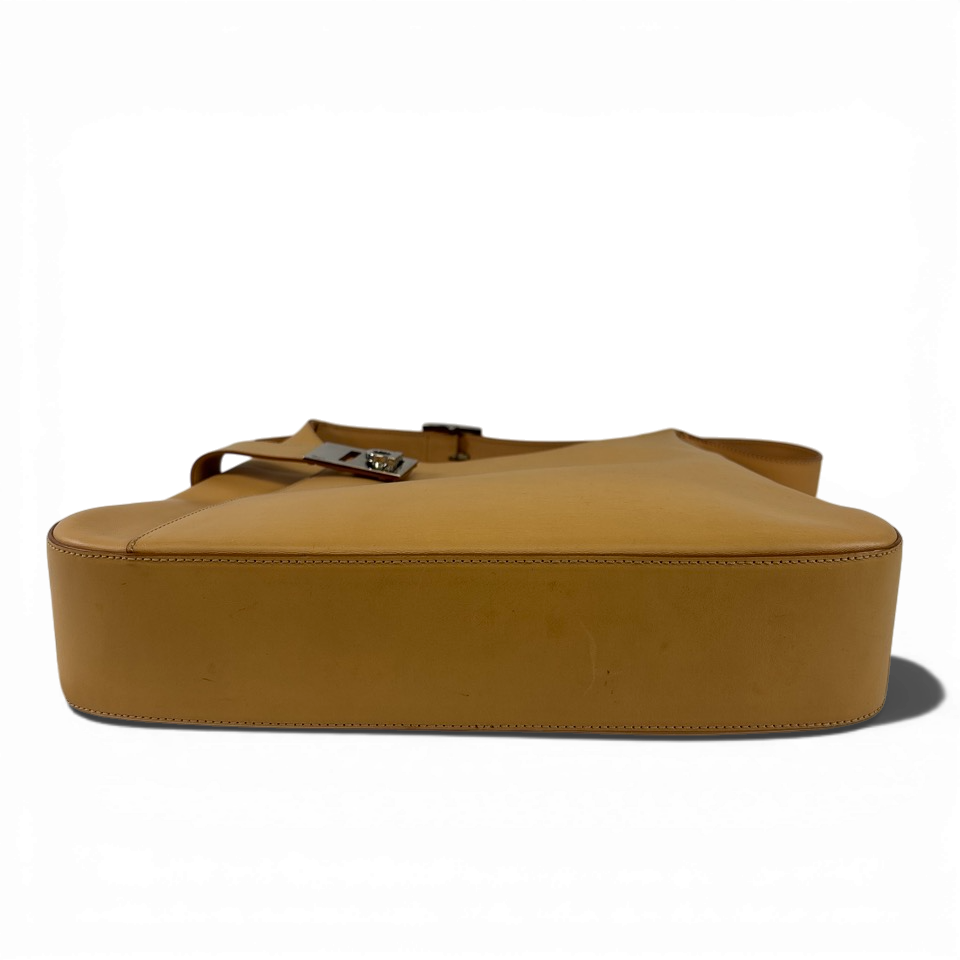 FERRAGAMO フェラガモ ショルダーバッグ ワンショルダー ガンチーニ ベージュ AQ-21 0169