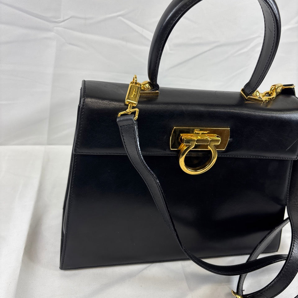 FERRAGAMO フェラガモ 2way ハンドバッグ ショルダーバッグ トップハンドル ガンチーニ ブラック 212181