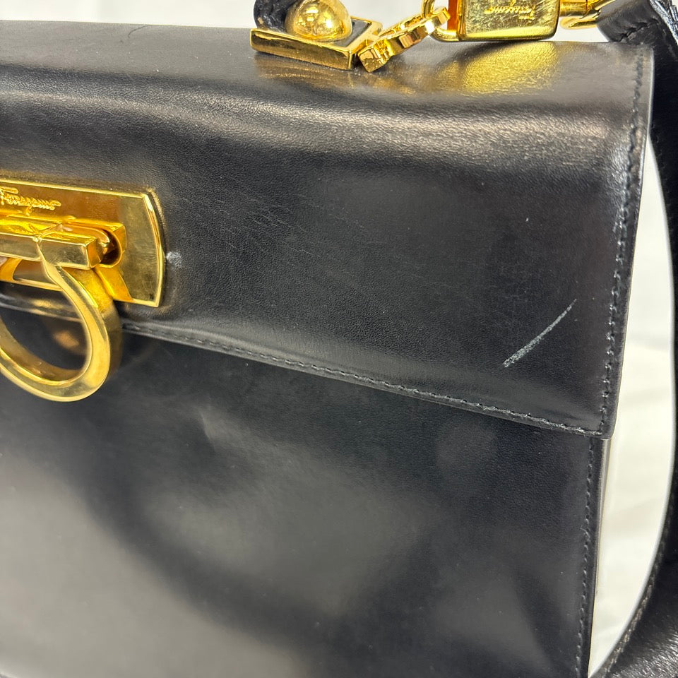 FERRAGAMO フェラガモ 2way ハンドバッグ ショルダーバッグ トップハンドル ガンチーニ ブラック 212181