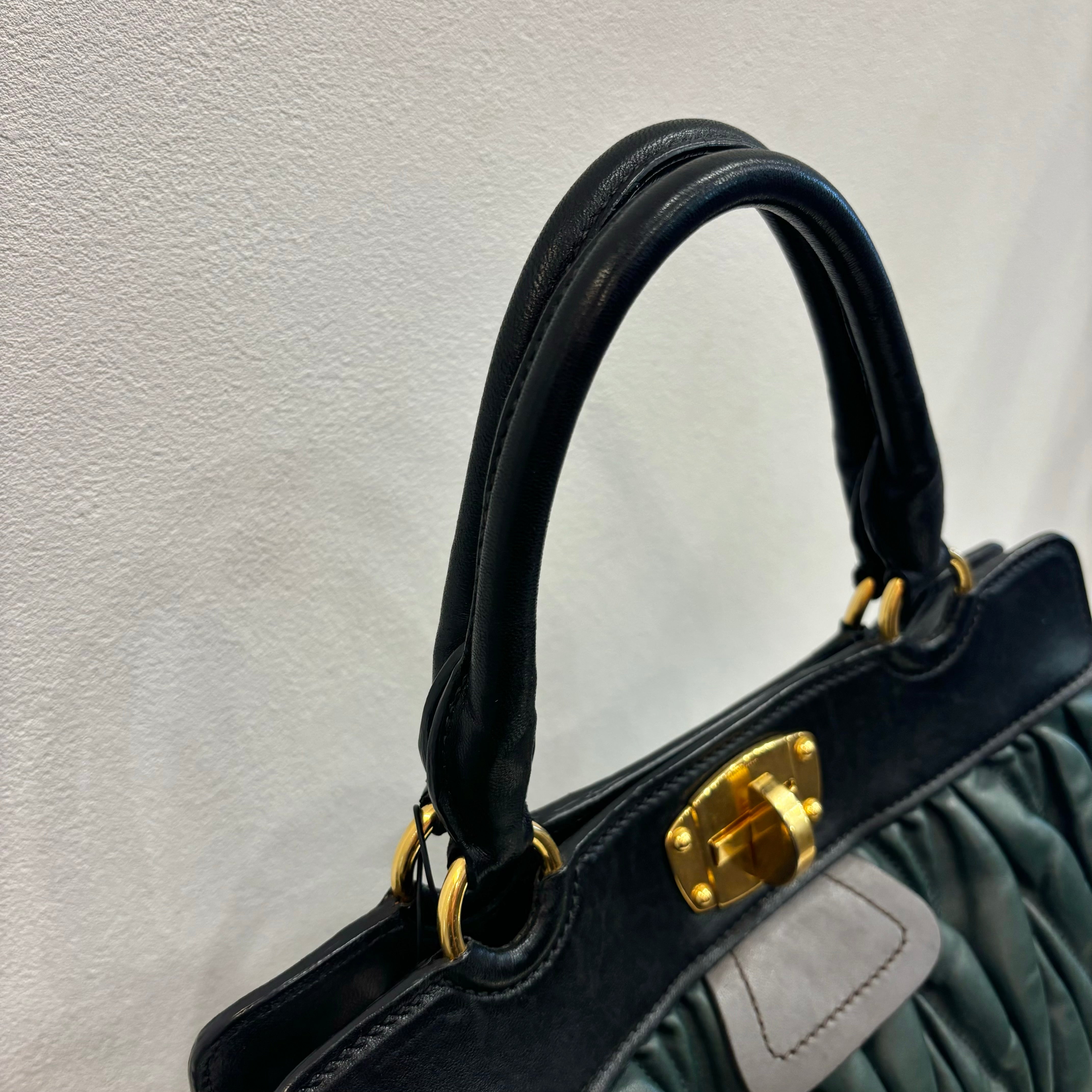 MIUMIU 2wayショルダーバッグ