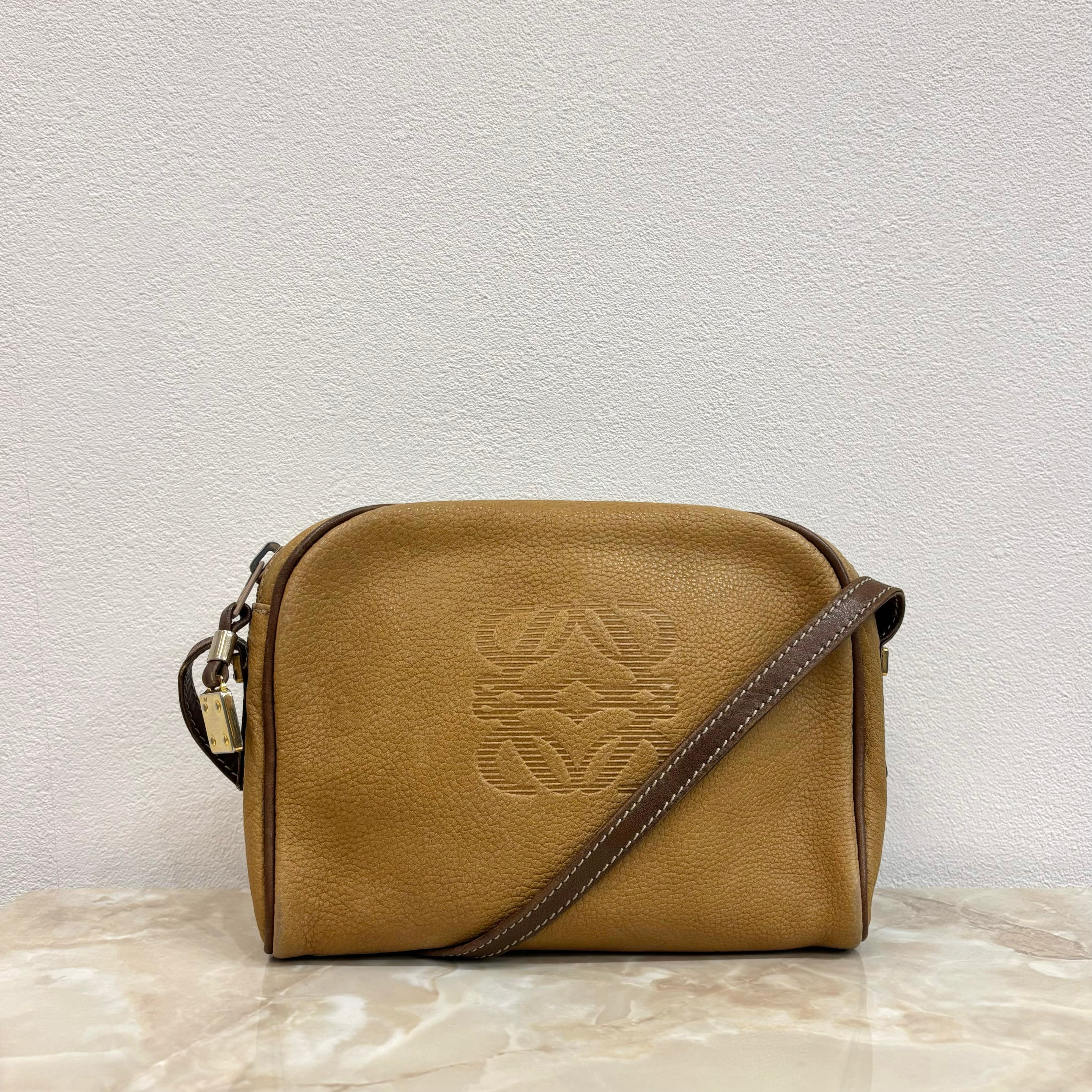 LOEWE ショルダーバッグ