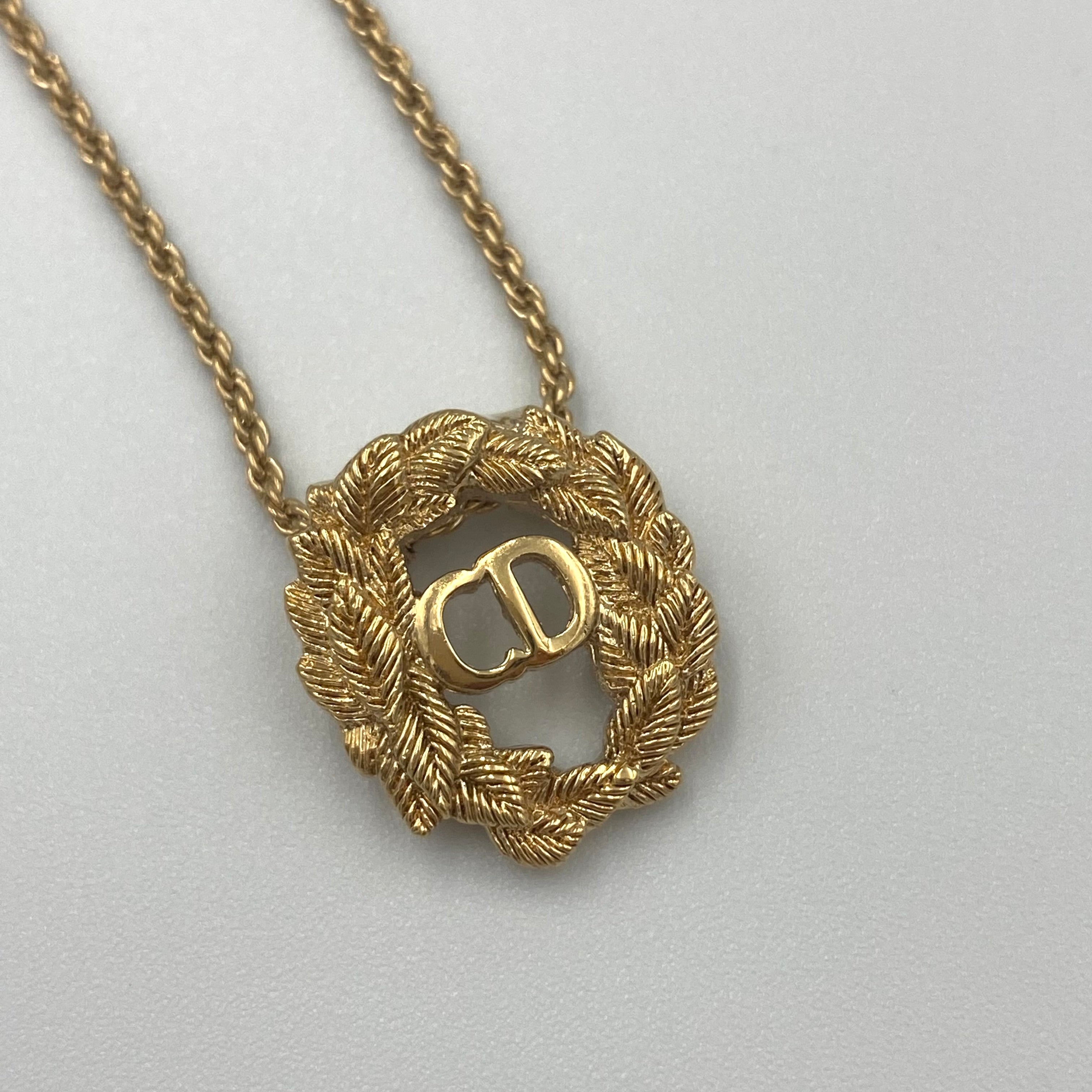 Dior CDロゴ リーフ ネックレス