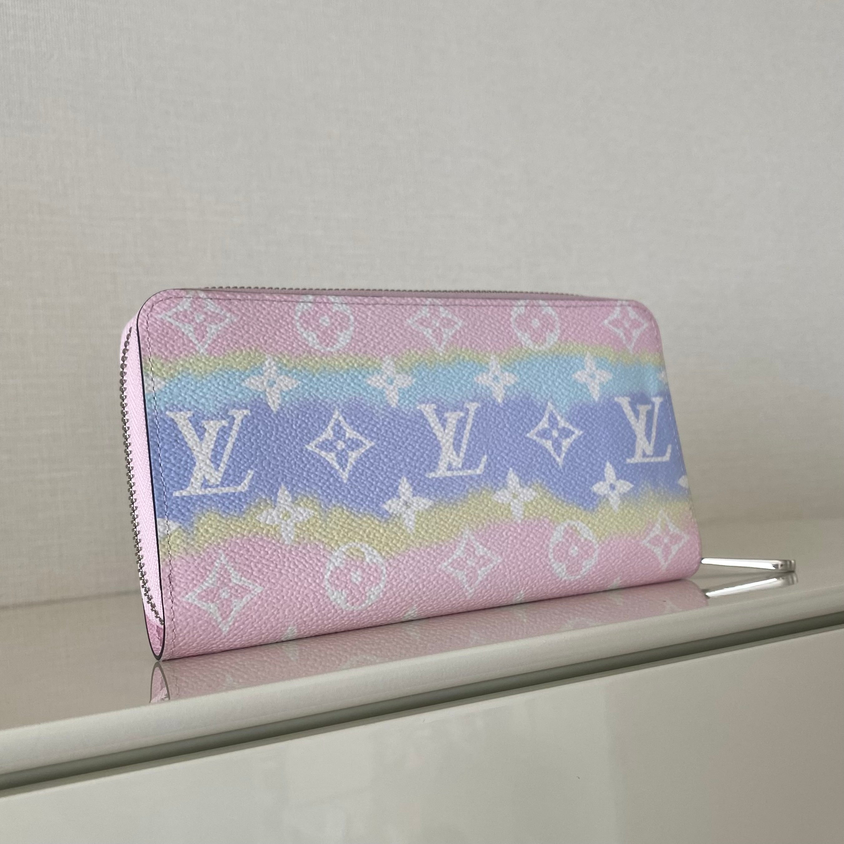 Louis Vuitton モノグラム エスカル　ジッピーウォレット