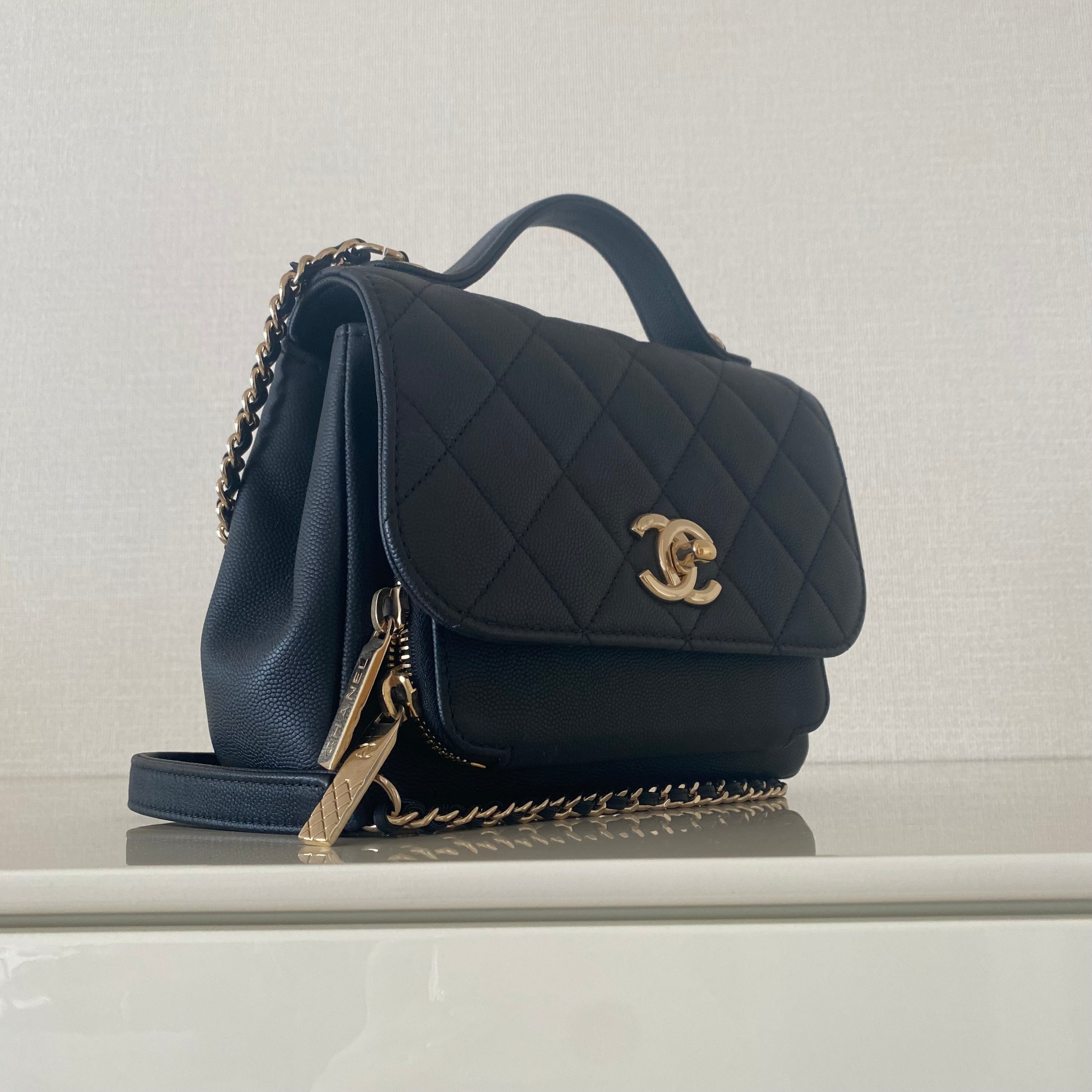 CHANEL マトラッセ キャビアスキン2wayショルダーバッグ