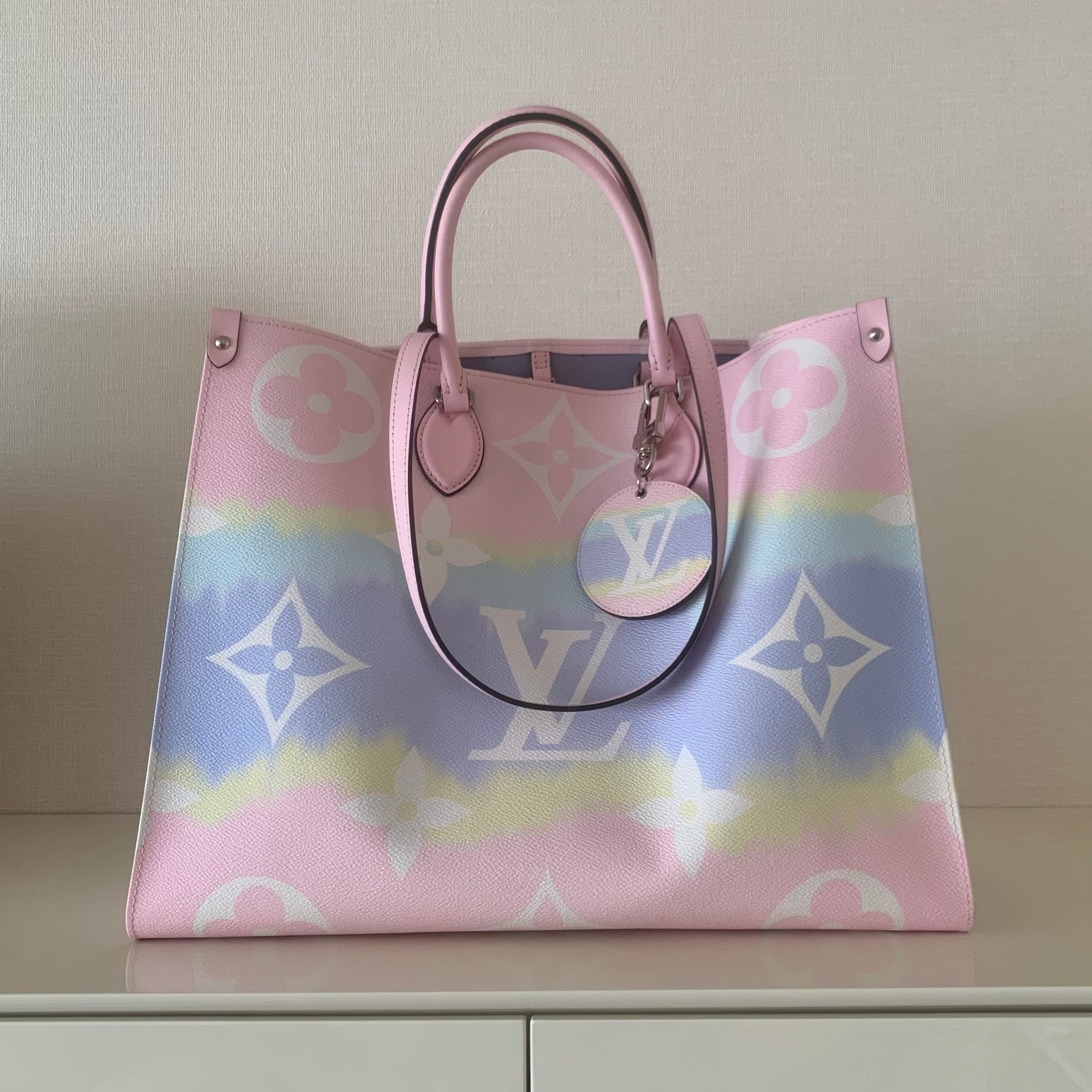 Louis Vuitton マルチカラー オンザゴー