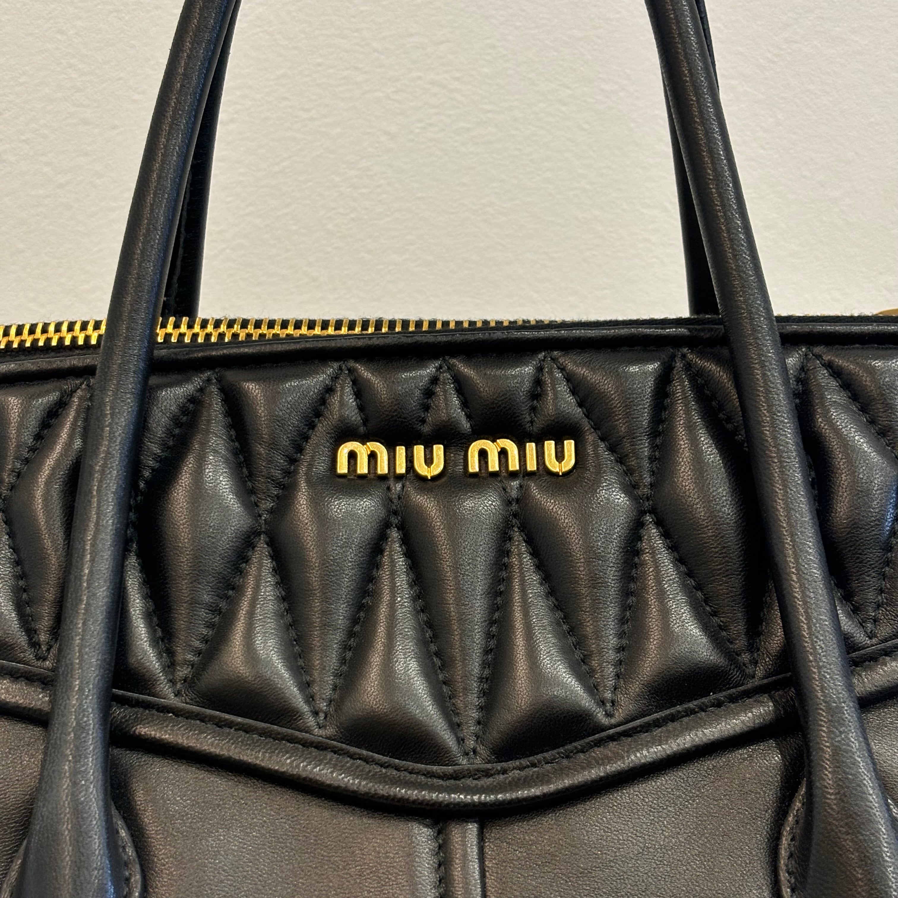 miumiu 2wayハンドバッグ