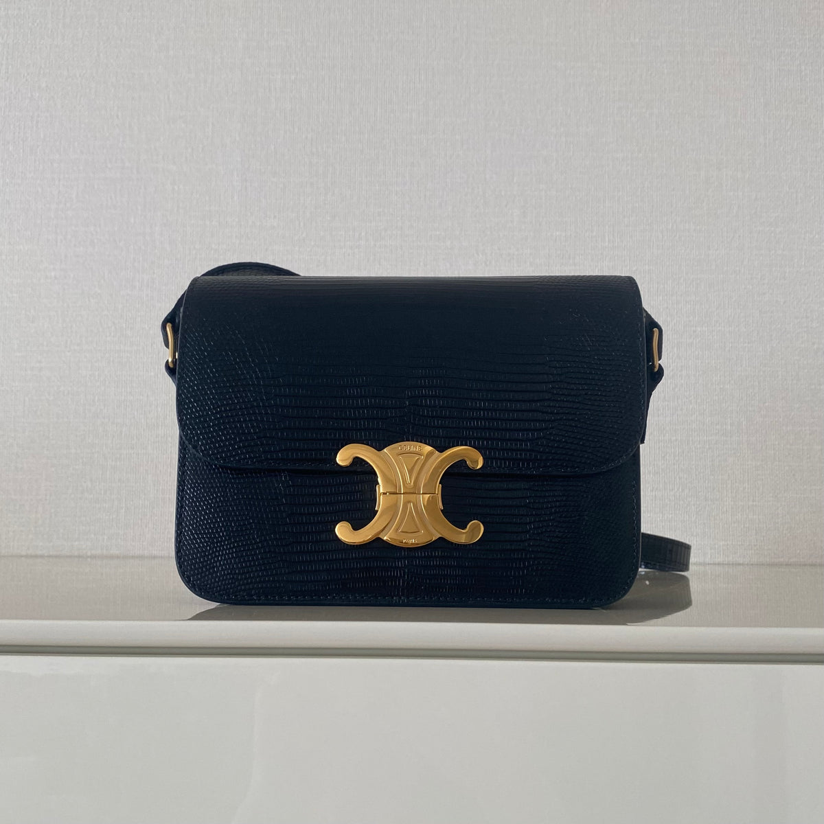 CELINE トリオンフ ショルダーバッグ(リザード)