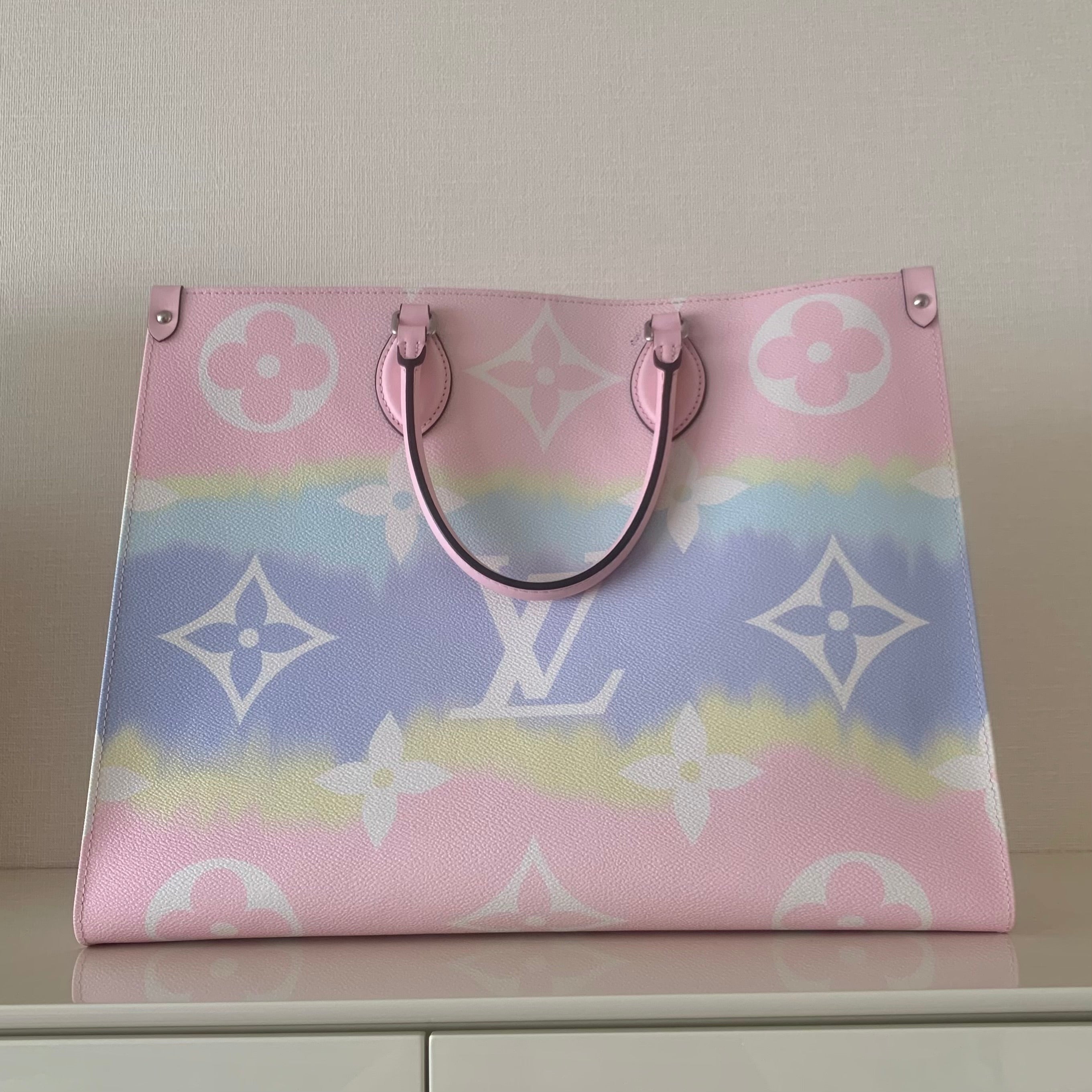 Louis Vuitton マルチカラー オンザゴー