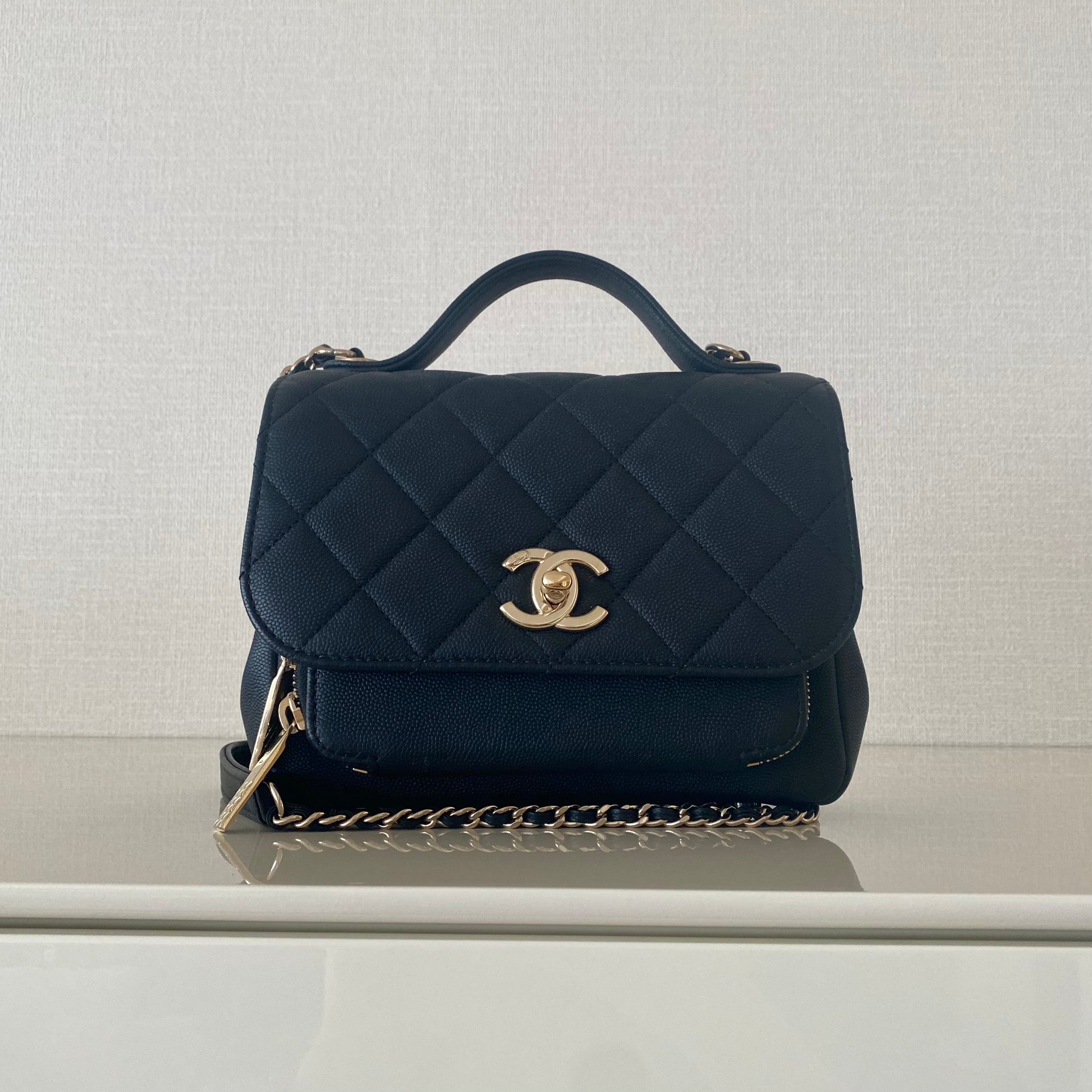 CHANEL マトラッセ キャビアスキン2wayショルダーバッグ