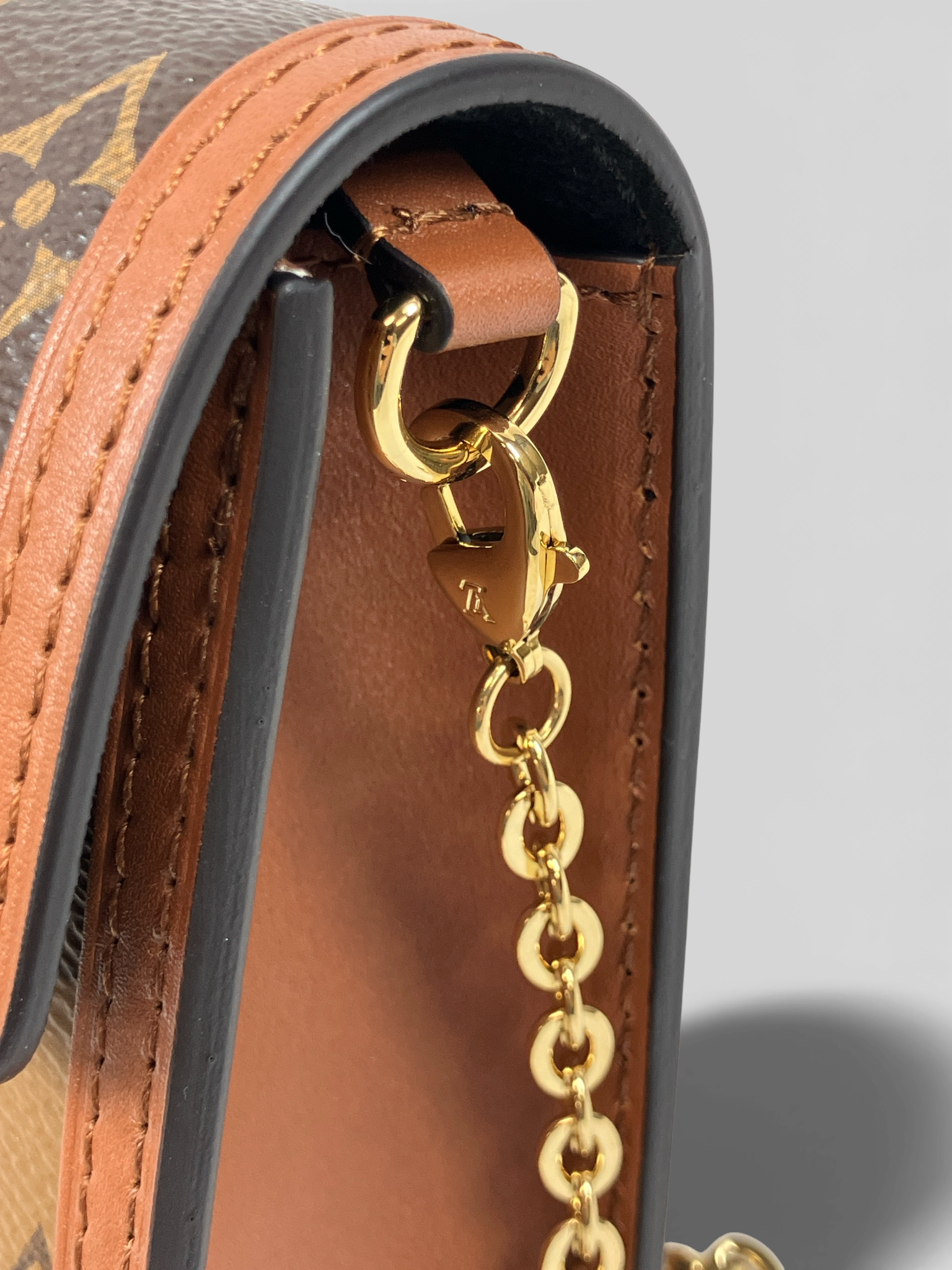 LOUIS VUITTON ポルトフォイユドーフィーヌ モノグラムリバース ショルダーバッグ M68746