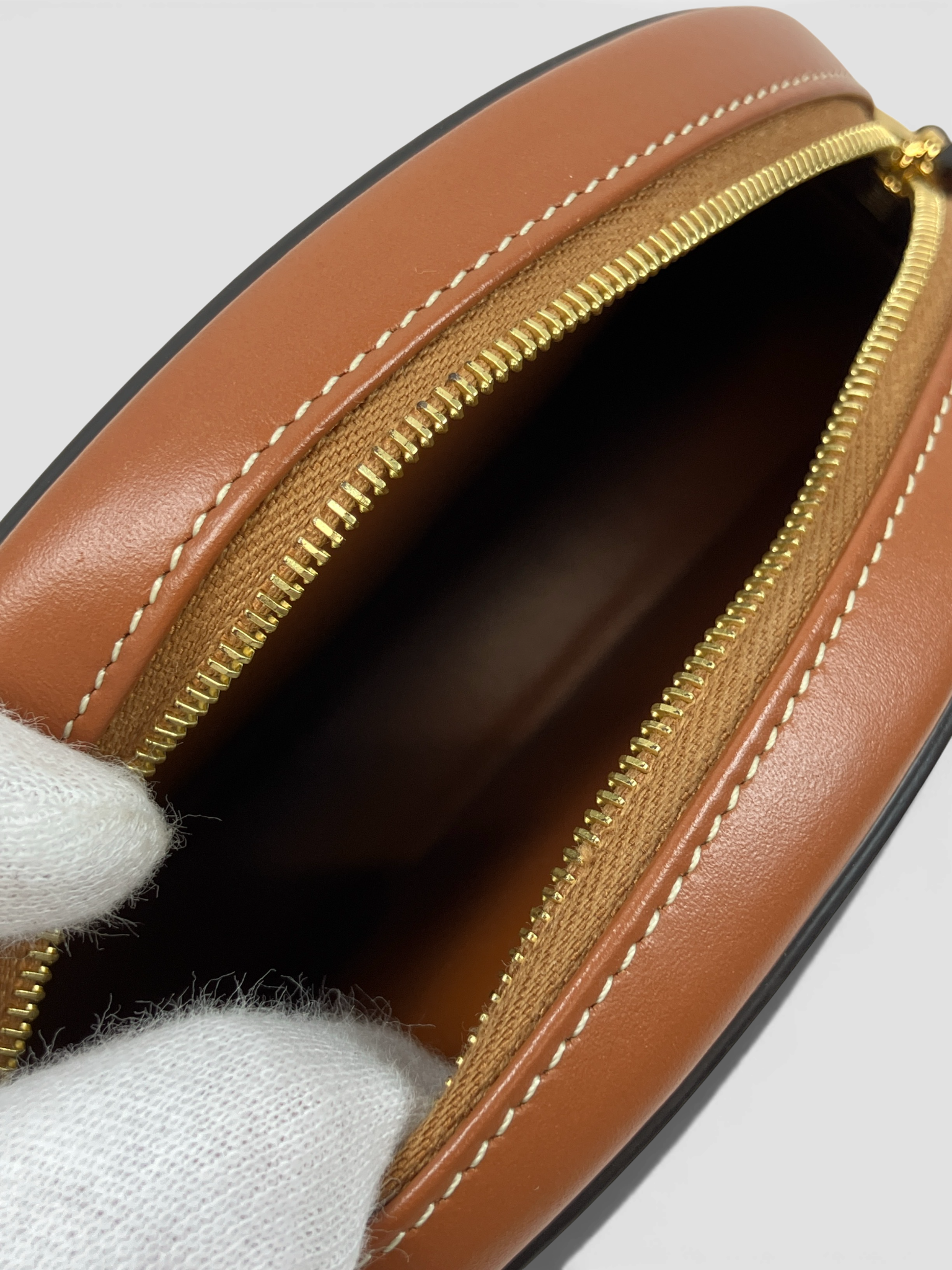 CELINE　ショルダーバッグ　オーバルパース　キュイル　トリオンフ　タン　カーフレザー