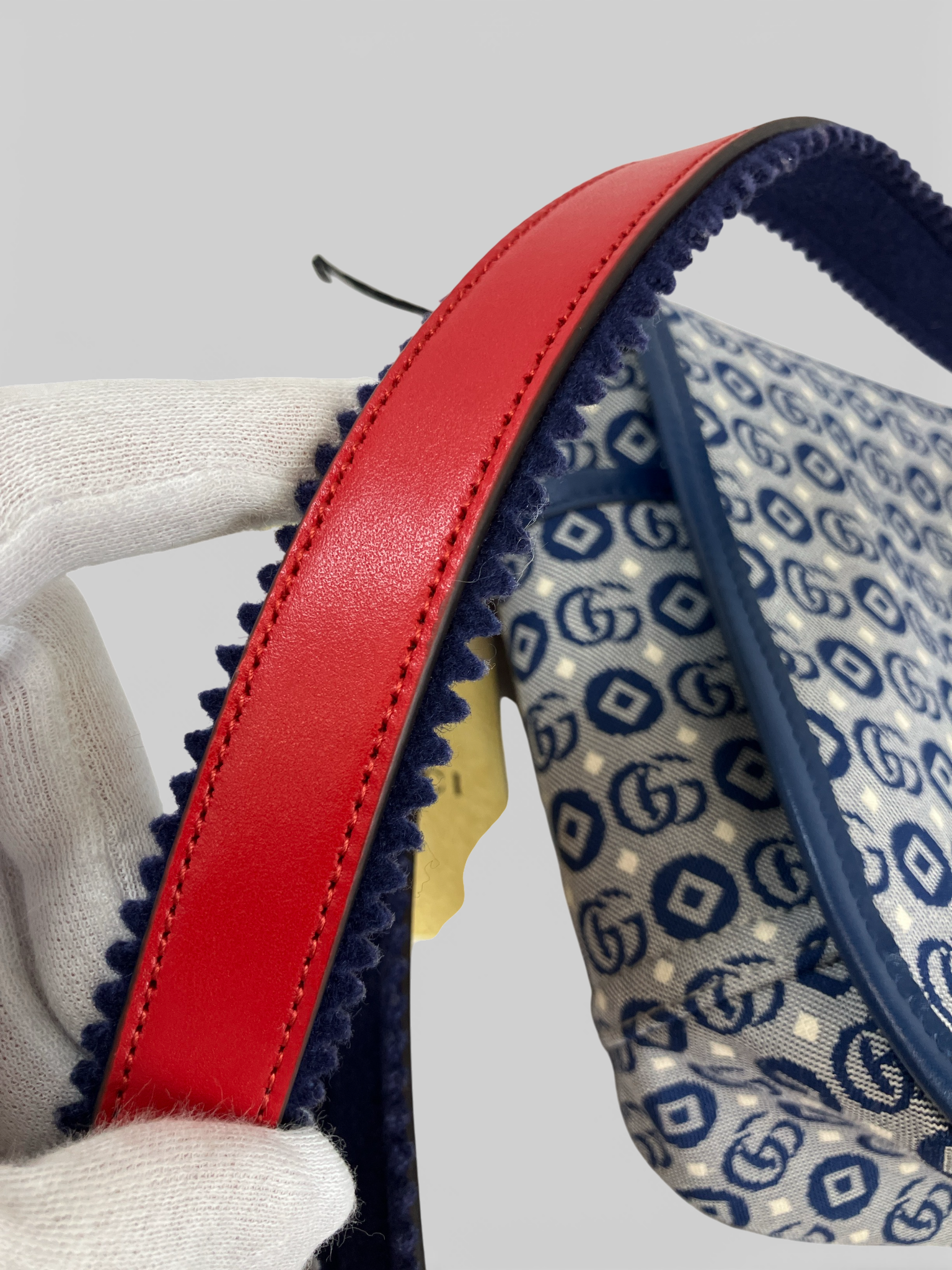 GUCCI　グッチ　CHILDRENS　チルドレンズ　メッセンジャーバッグ ショルダーバッグ　GGキャンバス　スター　総柄　664143
