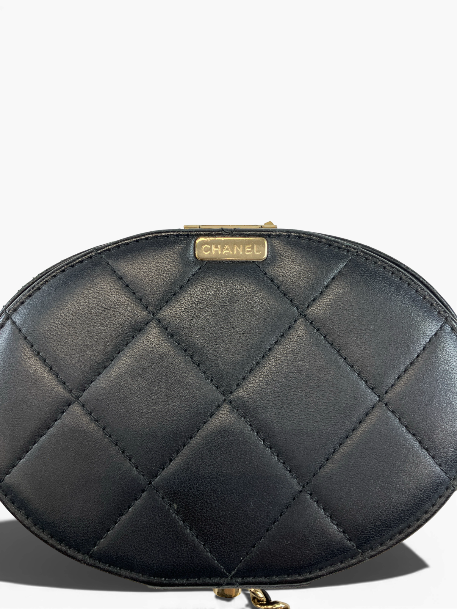CHANEL　シャネル　チェーンショルダーバッグ　バニティバッグ　ラムスキン　マトラッセ　AS1355