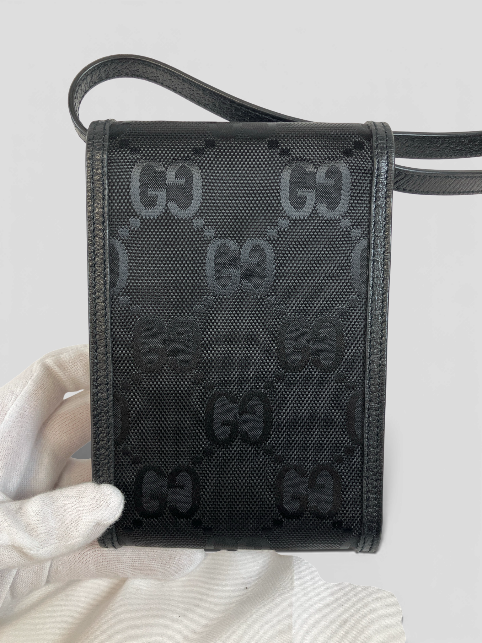 GUCCI　グッチ　オフザグリッド　ショルダーバッグ　ブラック　625599
