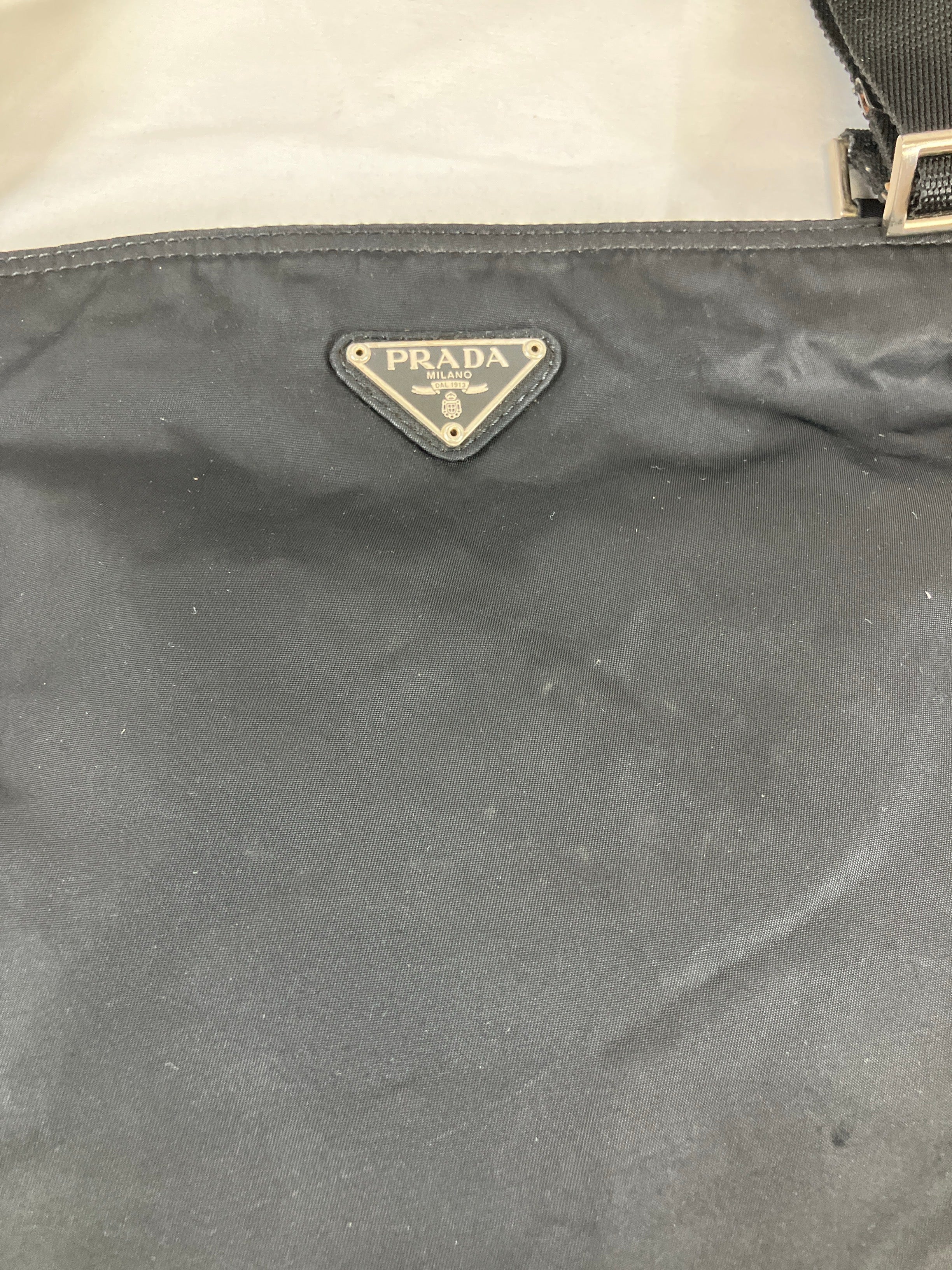 PRADA　テスート　ショルダーバッグ　ナイロン　三角ロゴ　ブラック