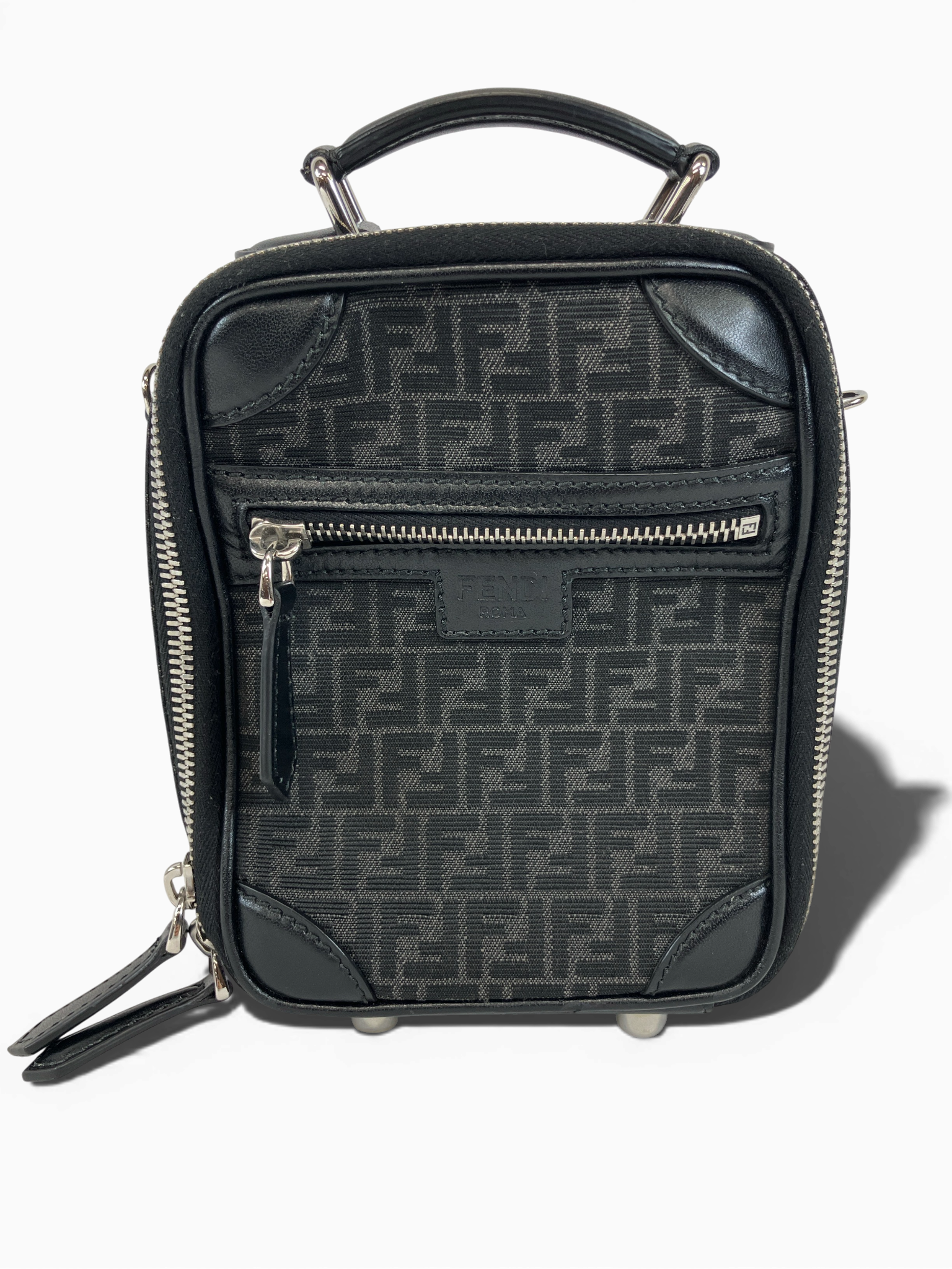 FENDI　ショルダーバッグ　ポシェット　ズッキーノ　ブラック　グレー　7VA542 AGON 228-2557
