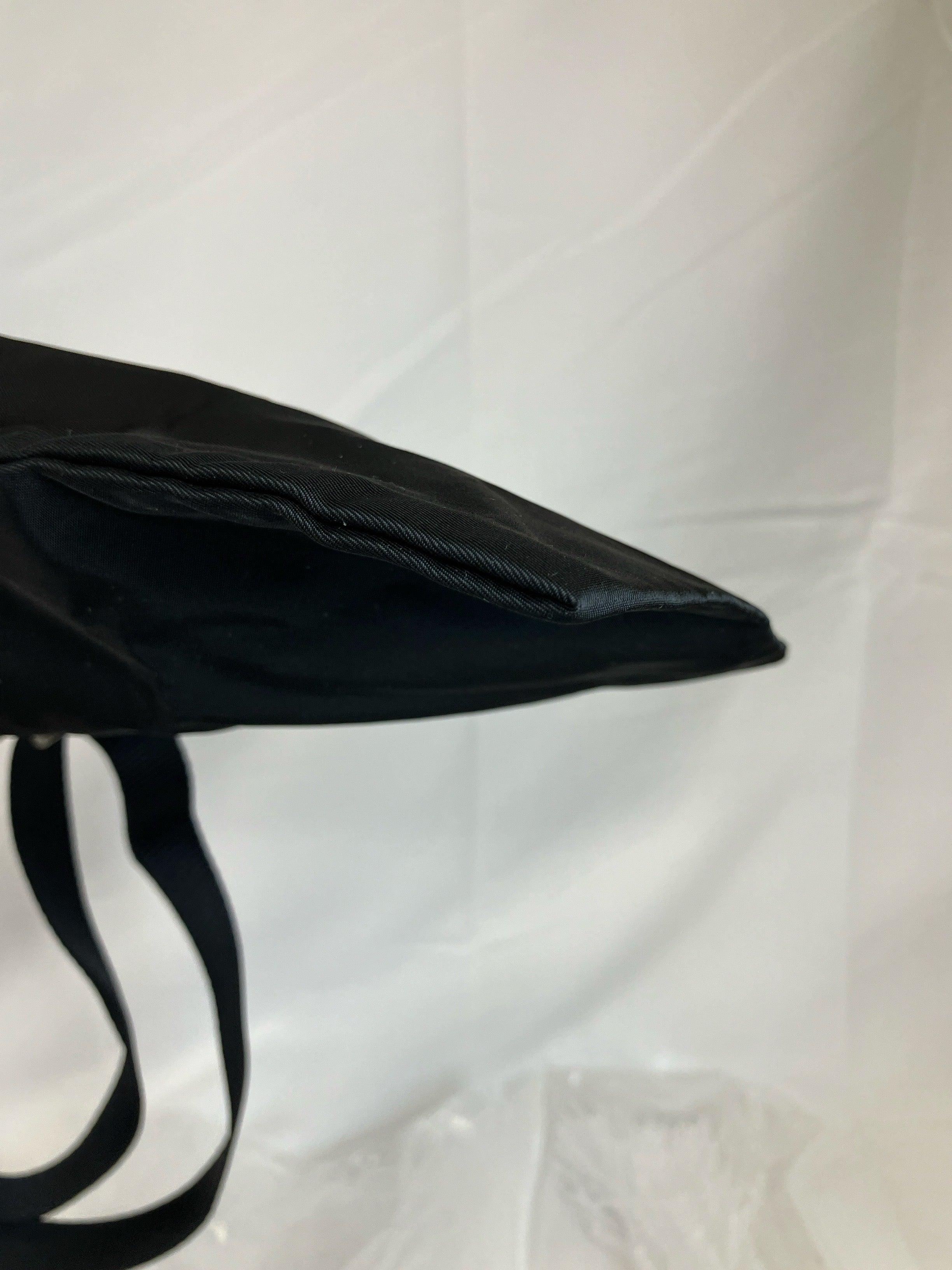 PRADA　テスート　ショルダーバッグ　ナイロン　三角ロゴ　ブラック