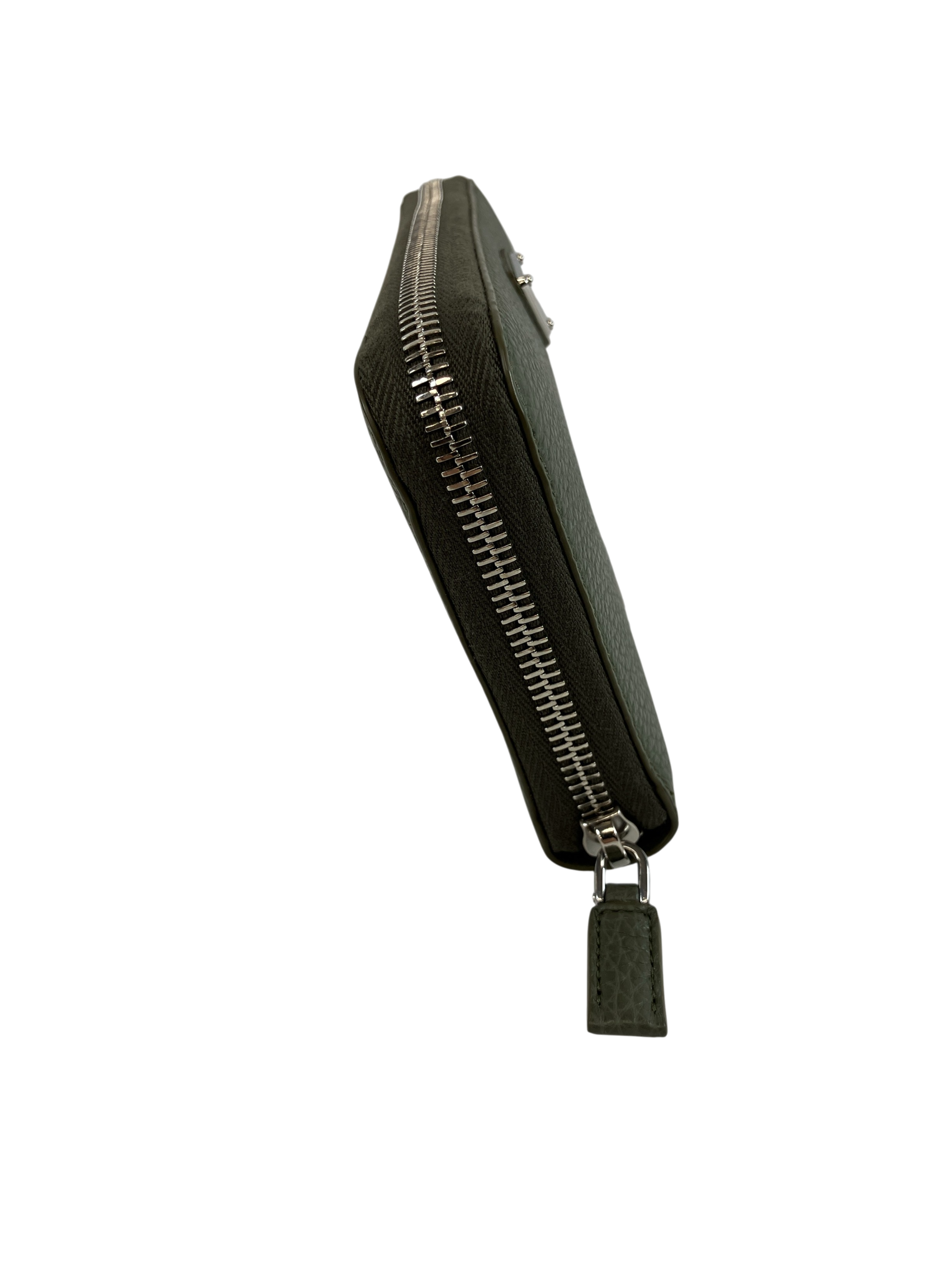 PRADA プラダ 長財布 ロングウォレット ヴィッテロダイノレザー ラウンドファスナー 三角ロゴ カーキ ローデングリーン　