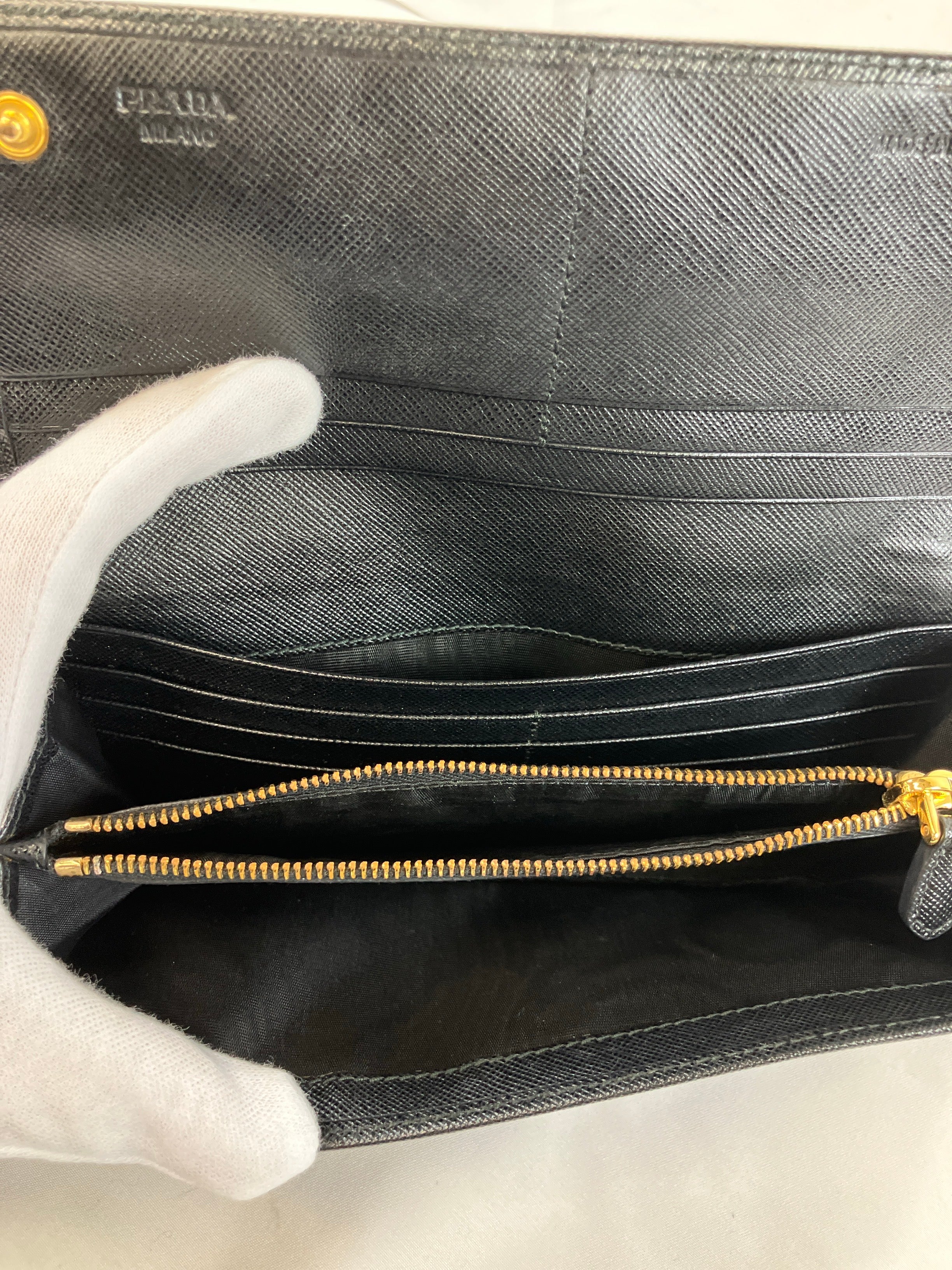 PRADA プラダ サフィアーノ トライアングル 長財布 ロングウォレット ブラック