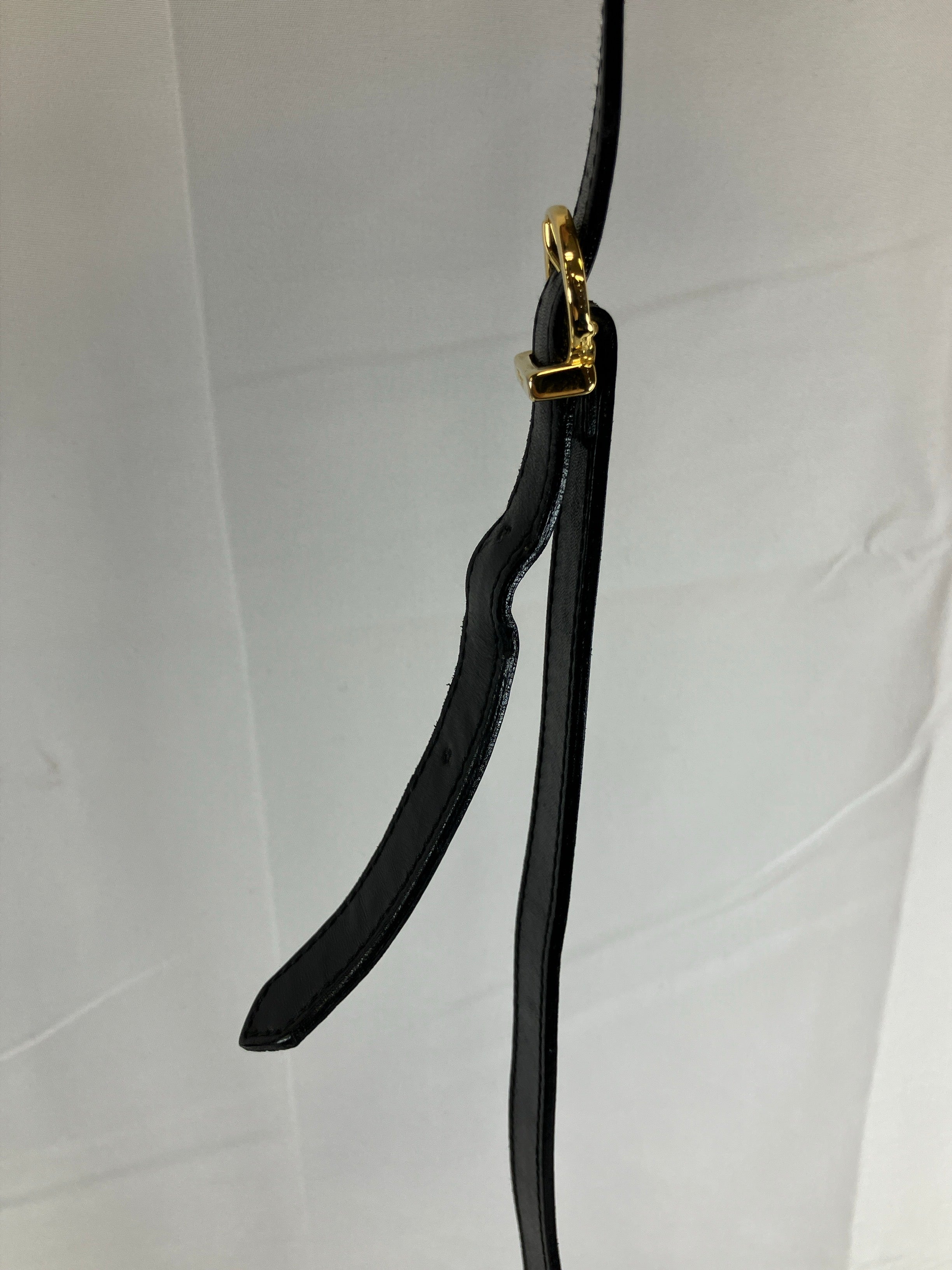 FERRAGAMO フェラガモ ショルダーバッグ ガンチーニ ヴァラ ブラック