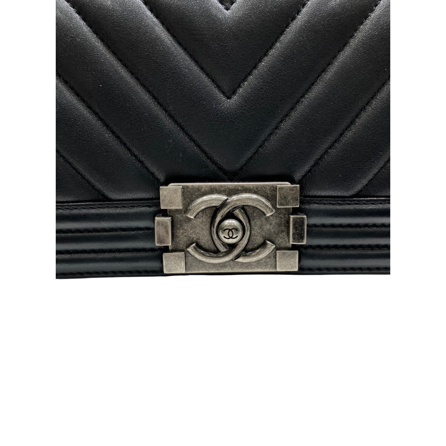 BOY CHANEL ボーイシャネル 20 キャビアスキン チェーンショルダー