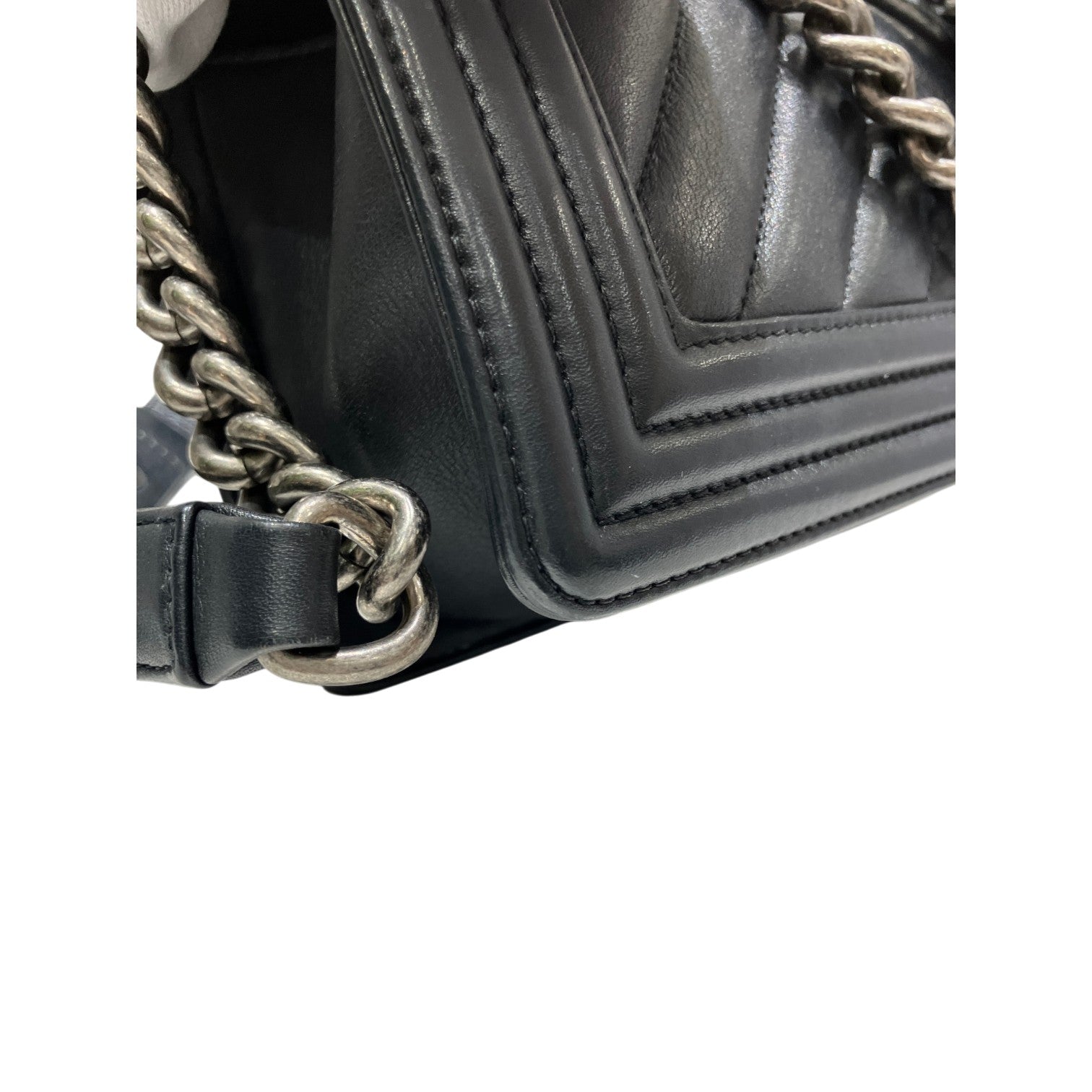 BOY CHANEL ボーイシャネル 20 キャビアスキン チェーンショルダー