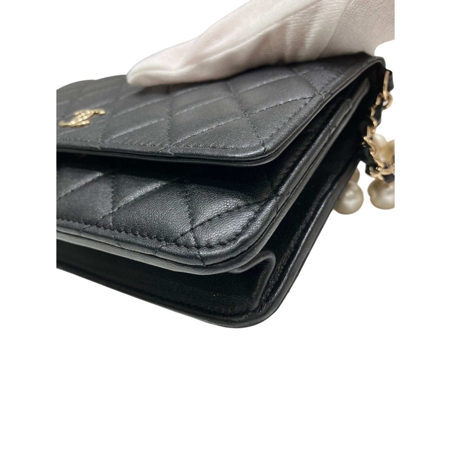 CHANEL シャネル チェーンウォレット ショルダーバッグ パールチェーン フェイクパール ラムスキン マトラッセ ココマーク ブラック レディース