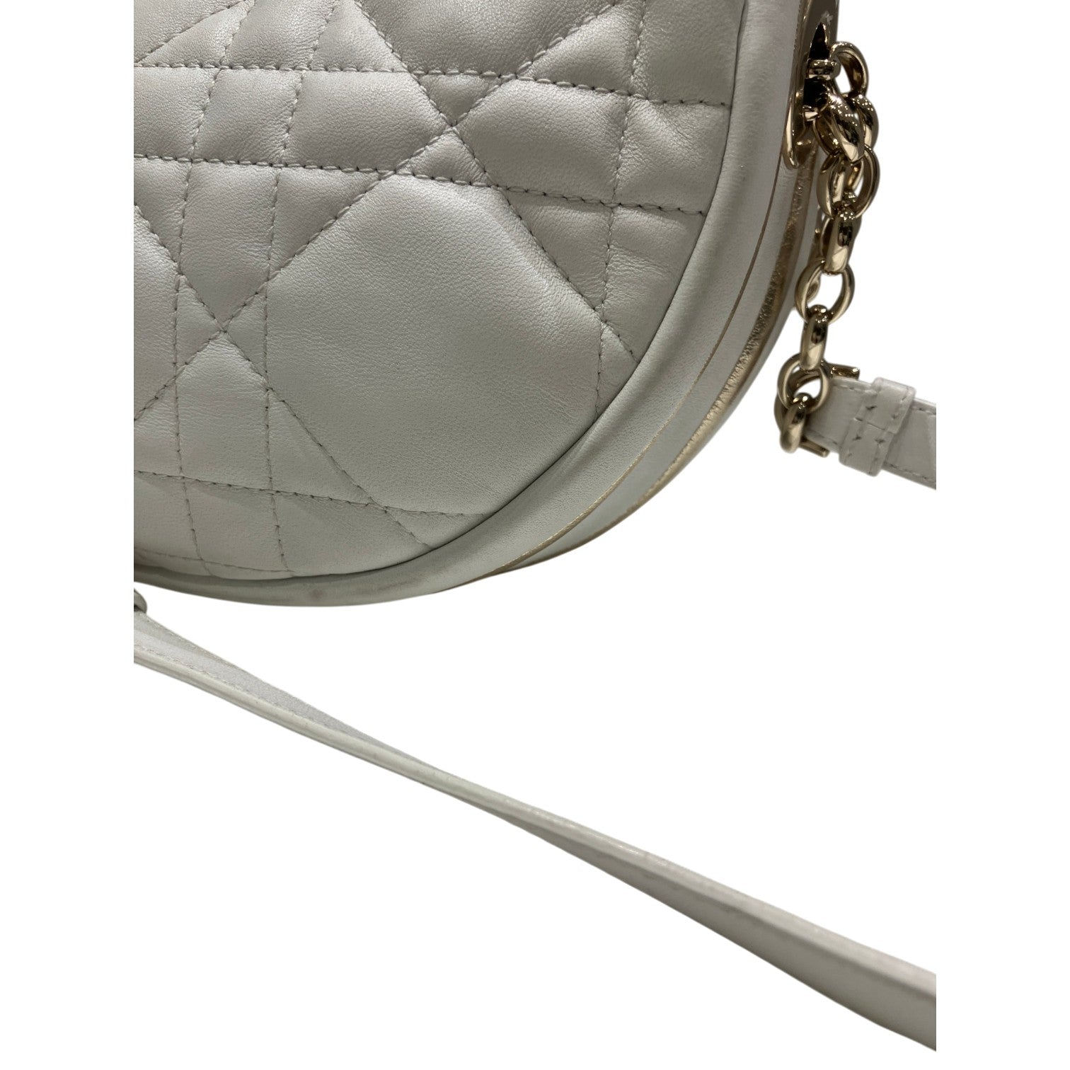 Christian Dior クリスチャンディオール カナージュ ヴァイブ ホーボーバッグ スモール ハンドバッグ 肩掛け ショルダーバッグ 2way ラムスキン レザー ホワイト ゴールド  半月型 レディース