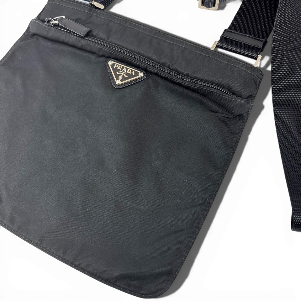 PRADA　プラダ　テスート　ショルダーバッグ　ナイロン　三角ロゴ　ブラック