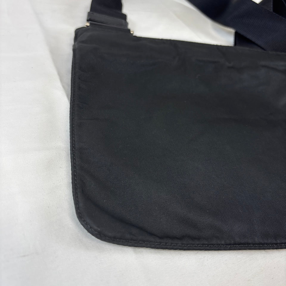 PRADA　プラダ　テスート　ショルダーバッグ　ナイロン　三角ロゴ　ブラック