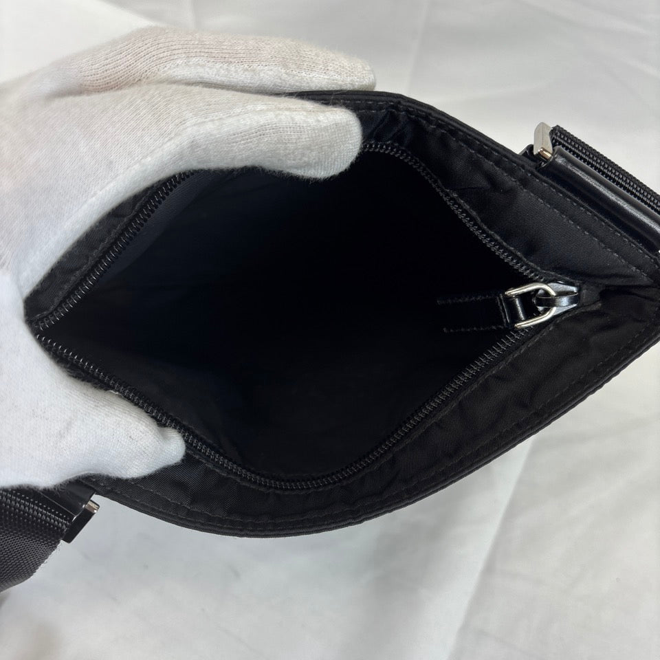 PRADA　プラダ　テスート　ショルダーバッグ　ナイロン　三角ロゴ　ブラック