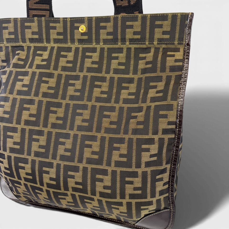 FENDI　フェンディ　トートバッグ　ズッカ　ナイロン　ブラウン　総柄　2321 26555