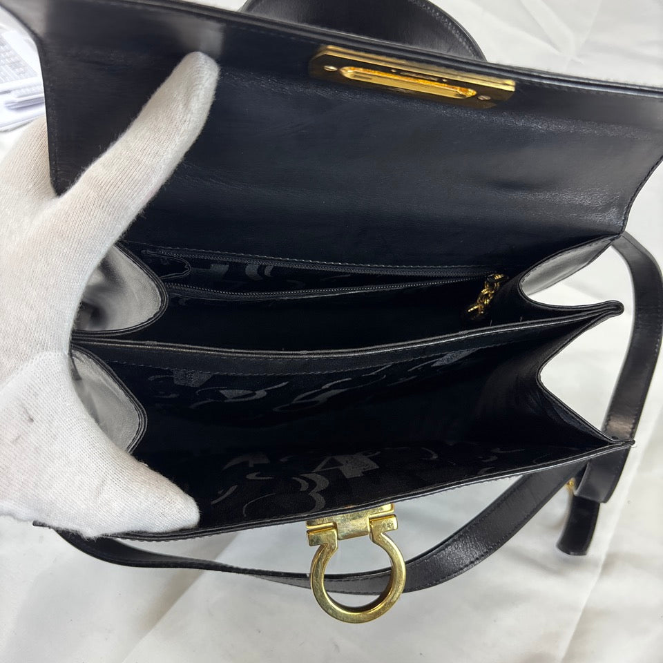 FERRAGAMO　フェラガモ　2way　ハンドバッグ　ショルダーバッグ　トップハンドル　ガンチーニ　ブラック　212181