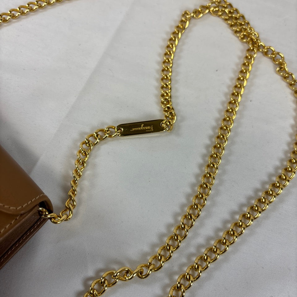 FERRAGAMO　フェラガモ　チェーン　ショルダーバッグ　キャメル　223064