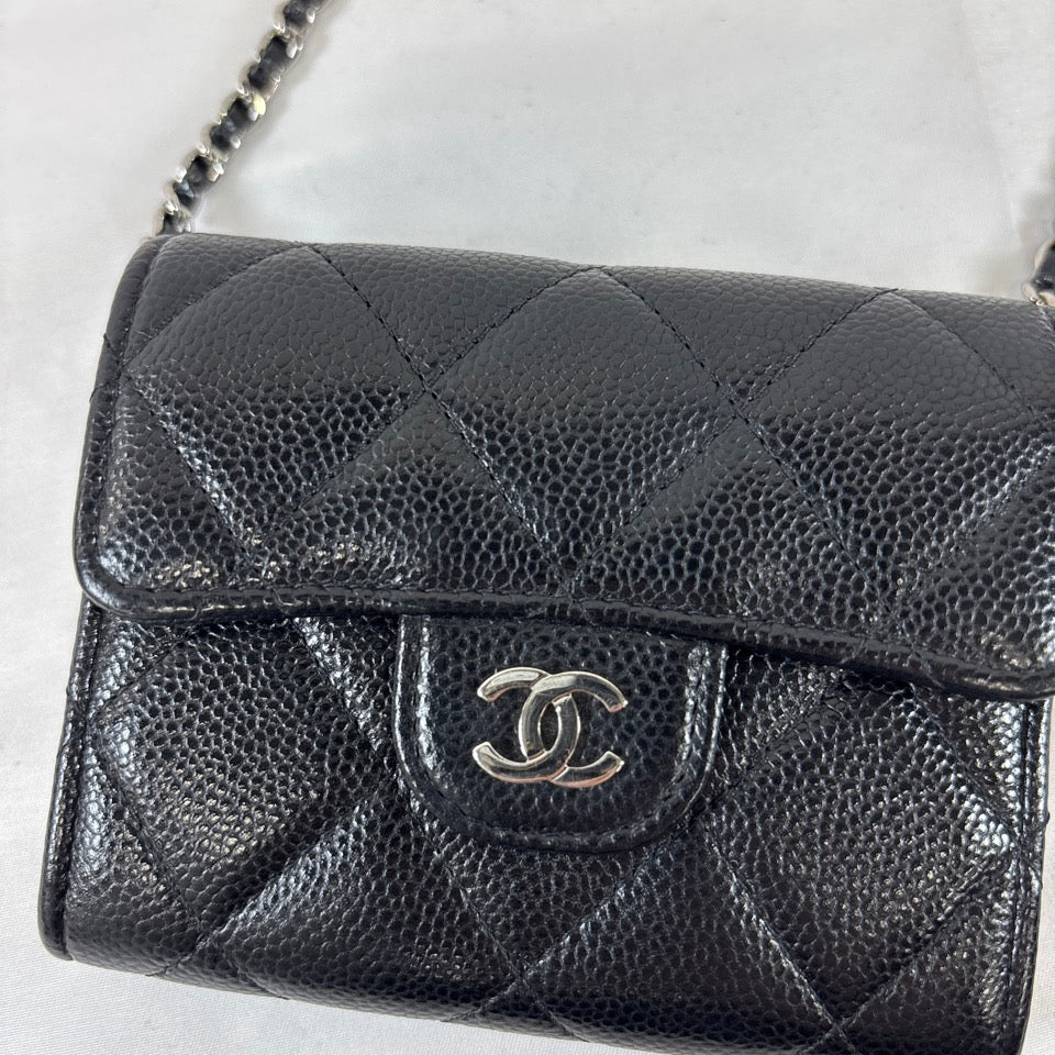 CHANEL　チェーンウォレット　カードケース　マトラッセ　キャビアスキン　ココマーク　ブラック　