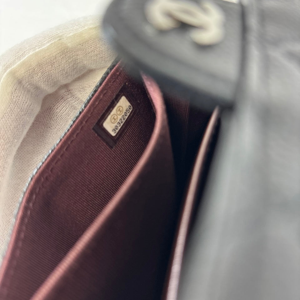 CHANEL　チェーンウォレット　カードケース　マトラッセ　キャビアスキン　ココマーク　ブラック　