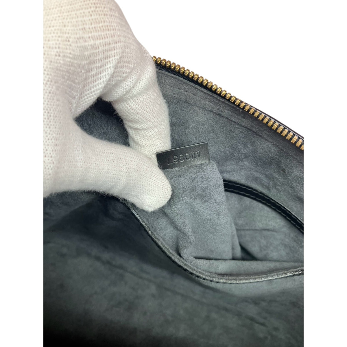 Louis Vuitton ルイヴィトン アルマ エピ ハンドバッグ ノワール ブラック レザー レディース M52147